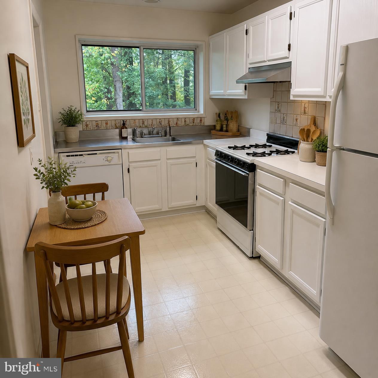 10625 MONTROSE AVENUE 102