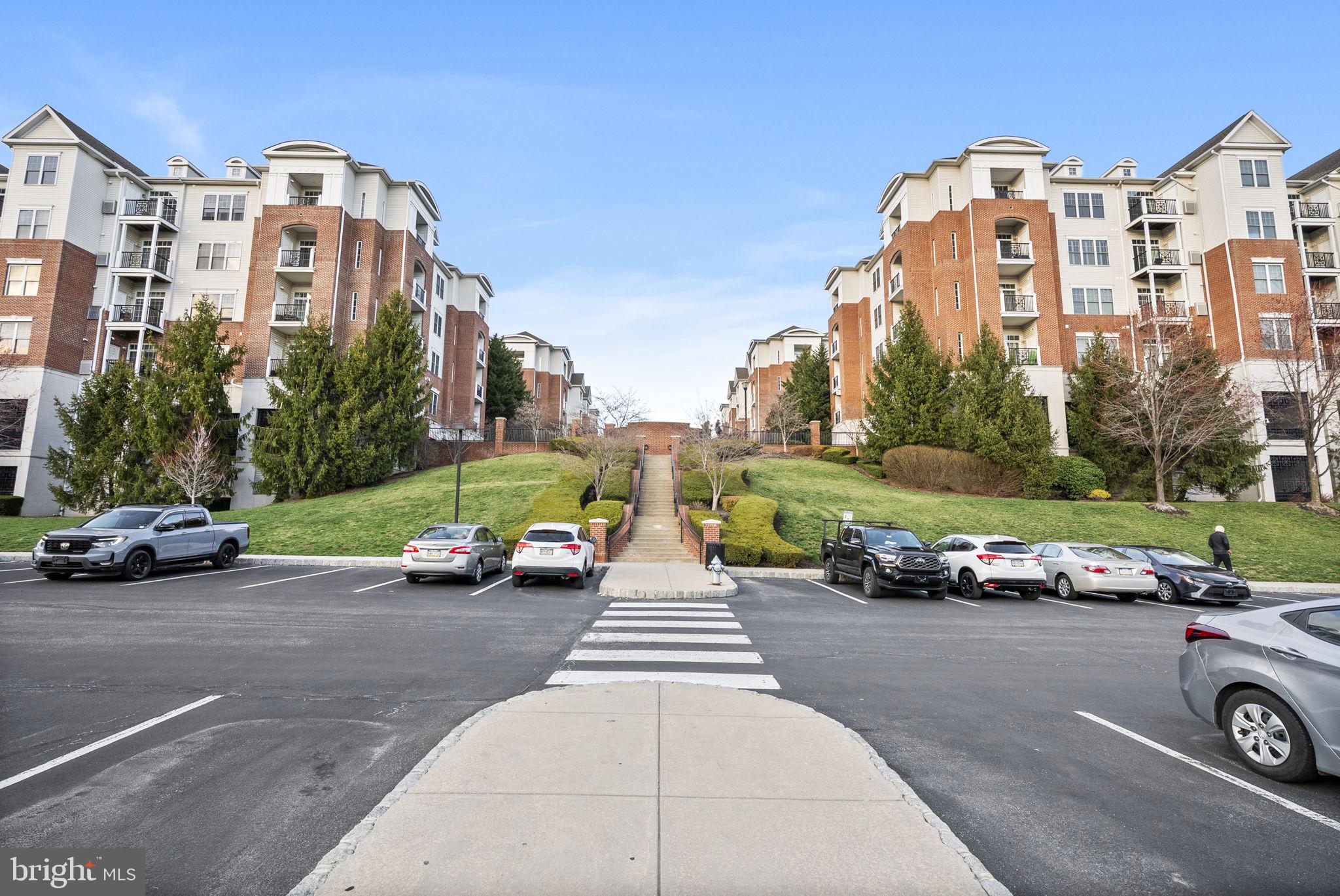 THE GRANDE AT RIVERVIEW - Residential