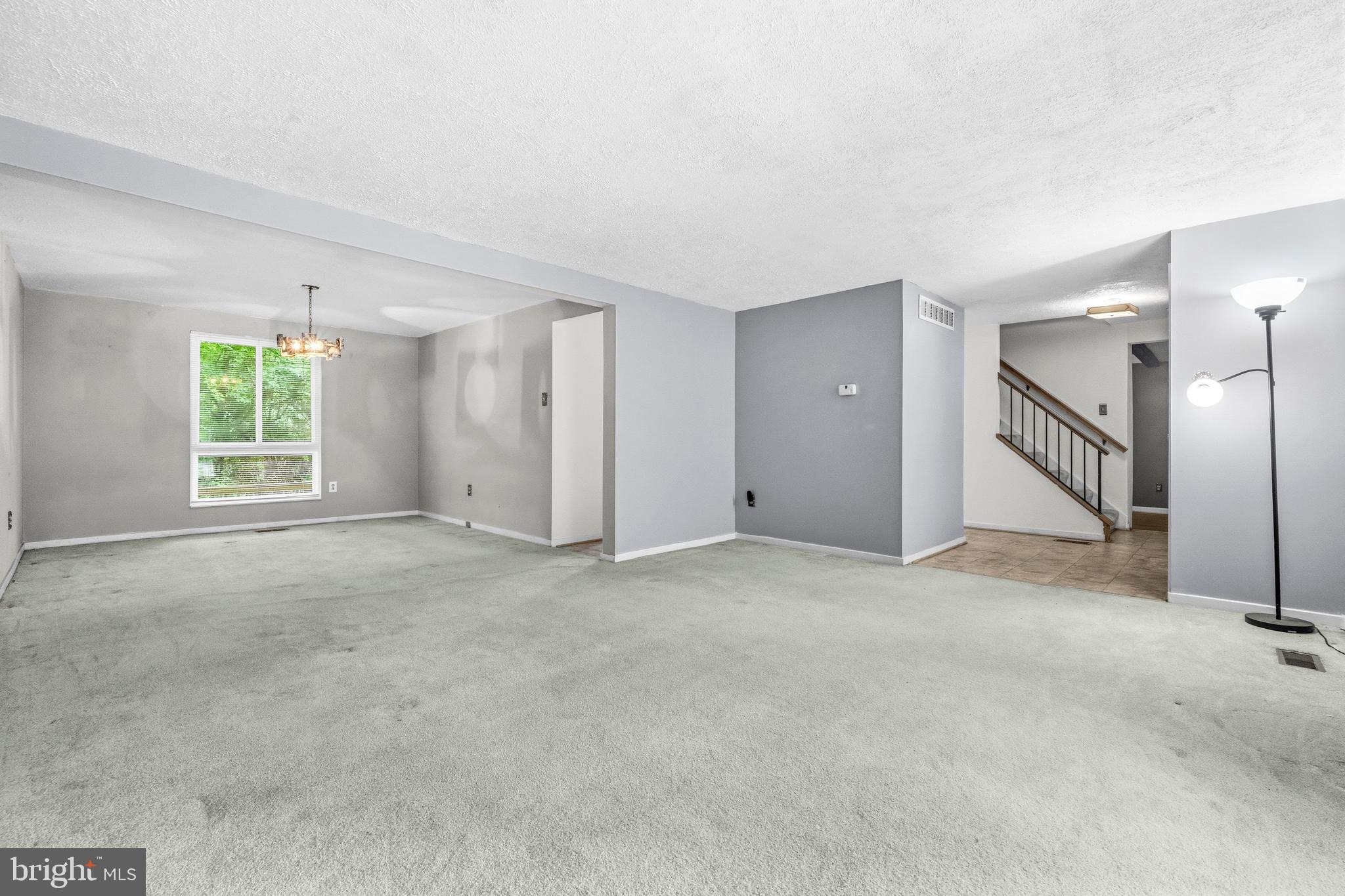 9076 GOLDAMBER GARTH