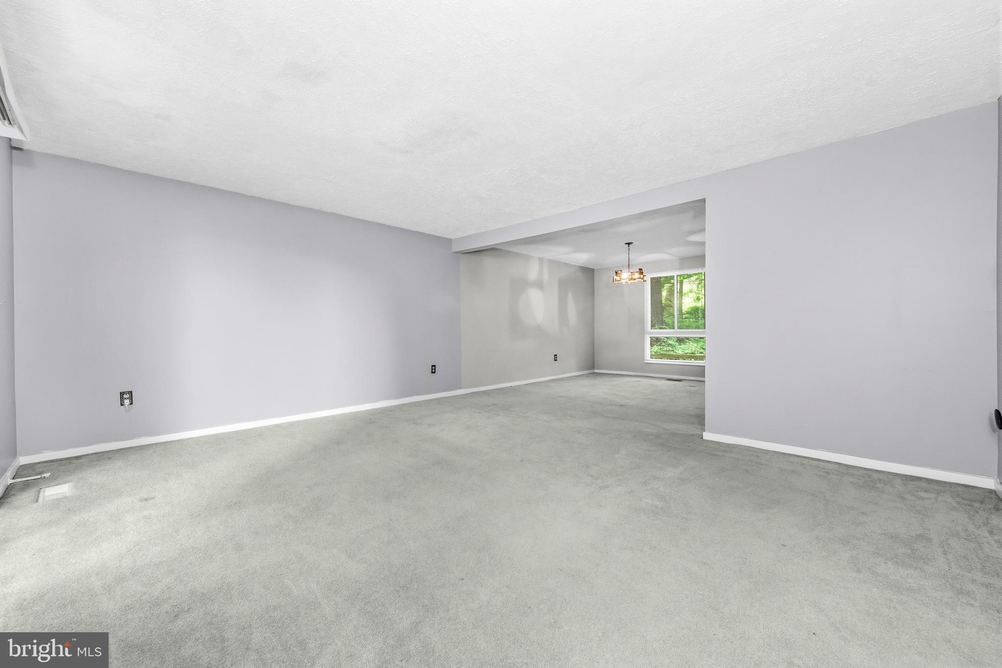 9076 GOLDAMBER GARTH