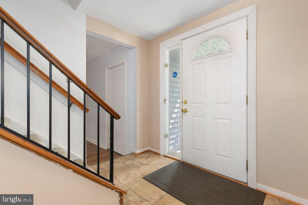 9076 GOLDAMBER GARTH