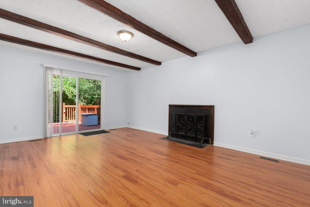 9076 GOLDAMBER GARTH