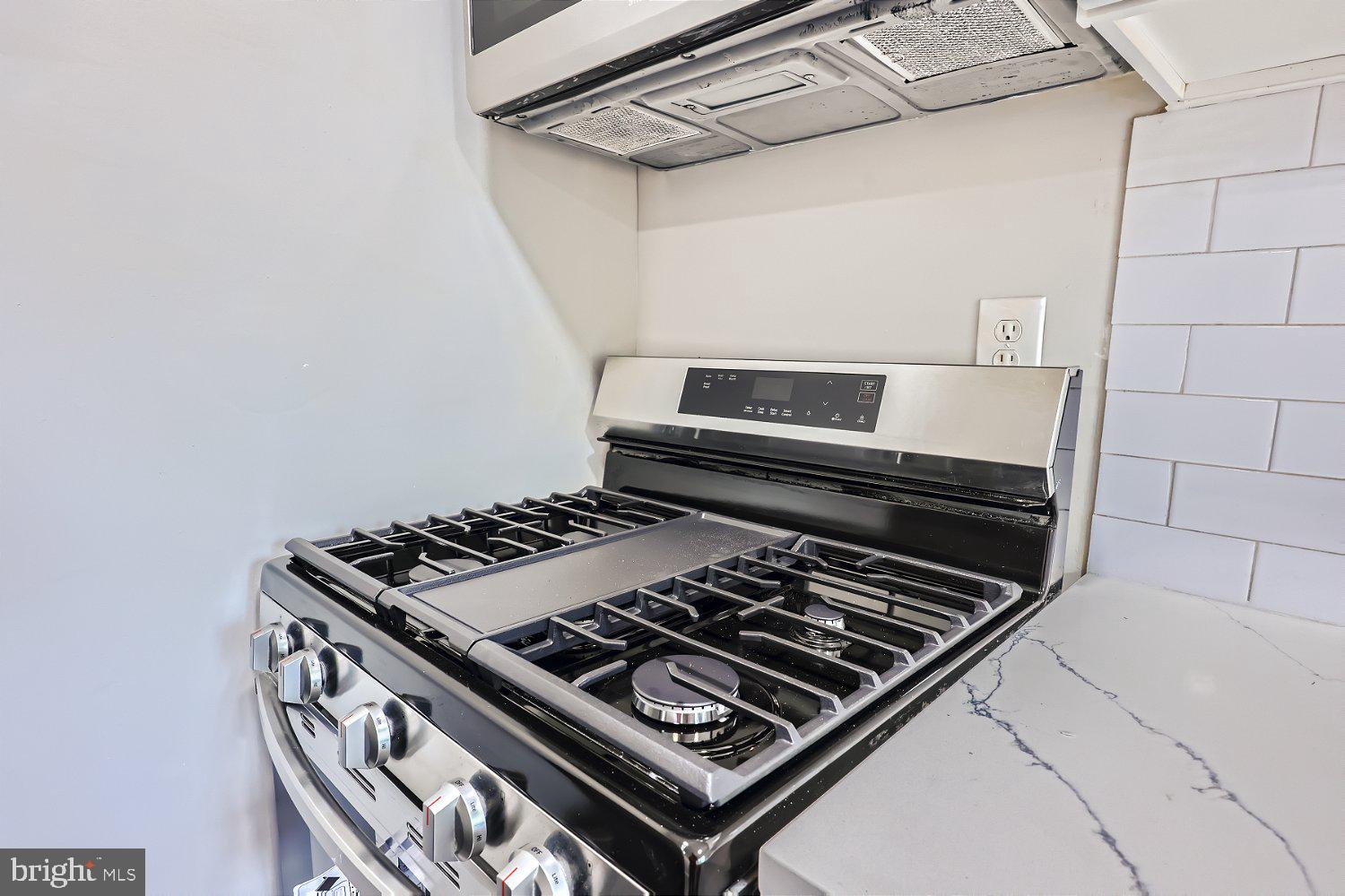 HAMPDEN HISTORIC DISTRICT - Residential