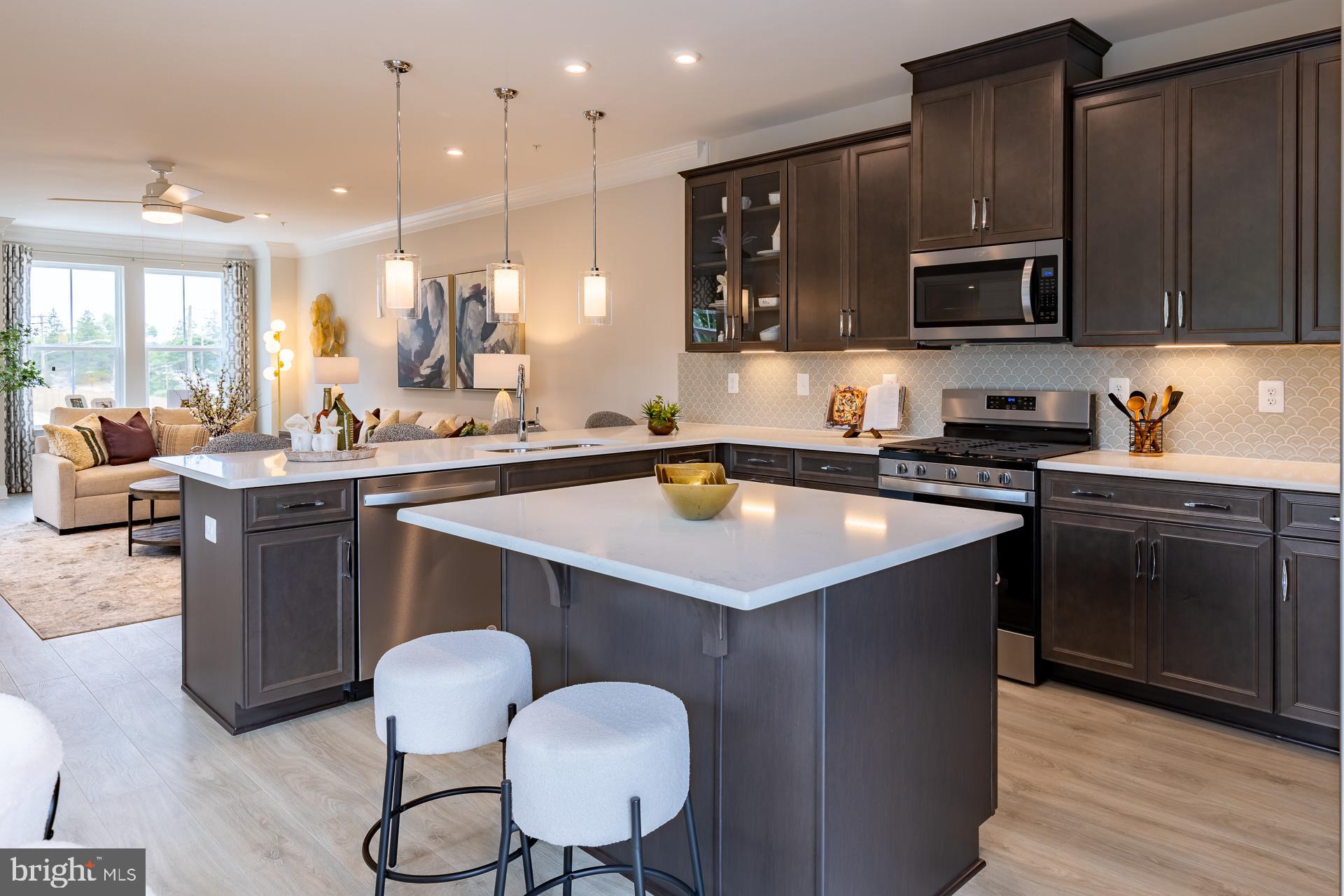 4202 CRESTED VIEW