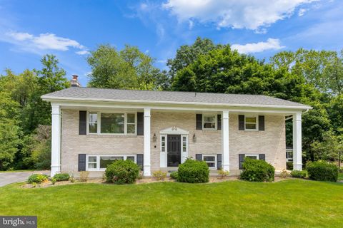 Photo of 3059 ESSEX PL, LANCASTER, PA 17601 (MLS # PALA2035402)