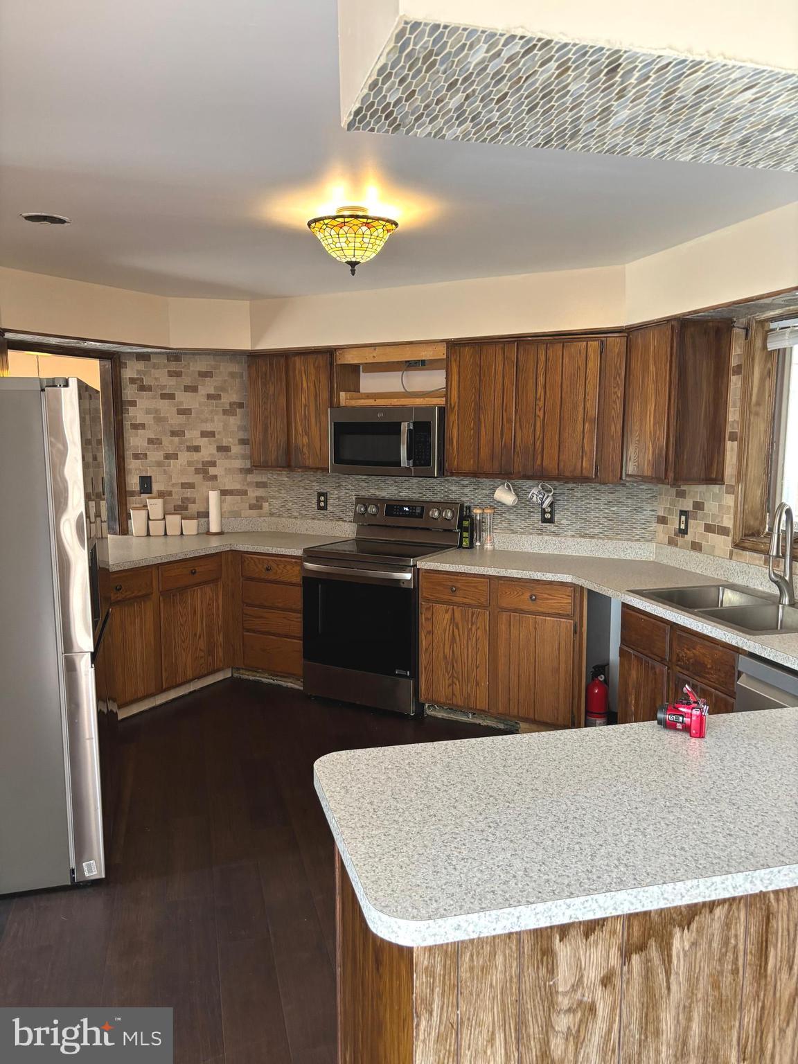 MIDDLE RIDGE ESTATES - Residential