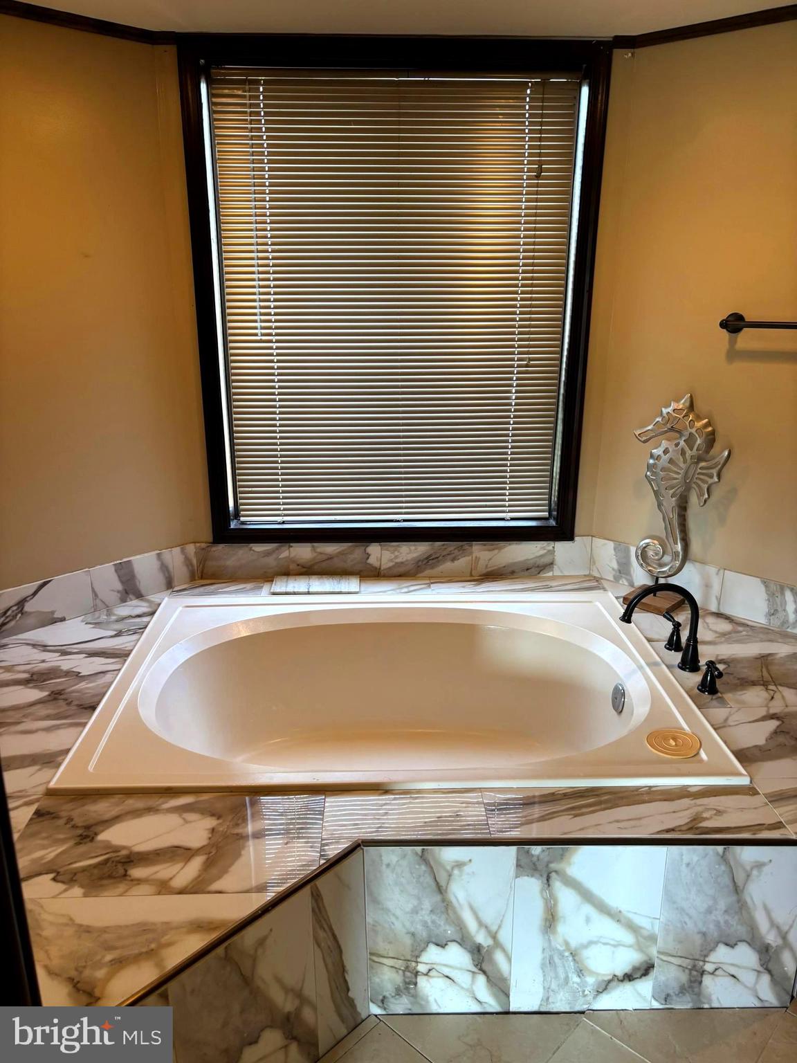 MIDDLE RIDGE ESTATES - Residential