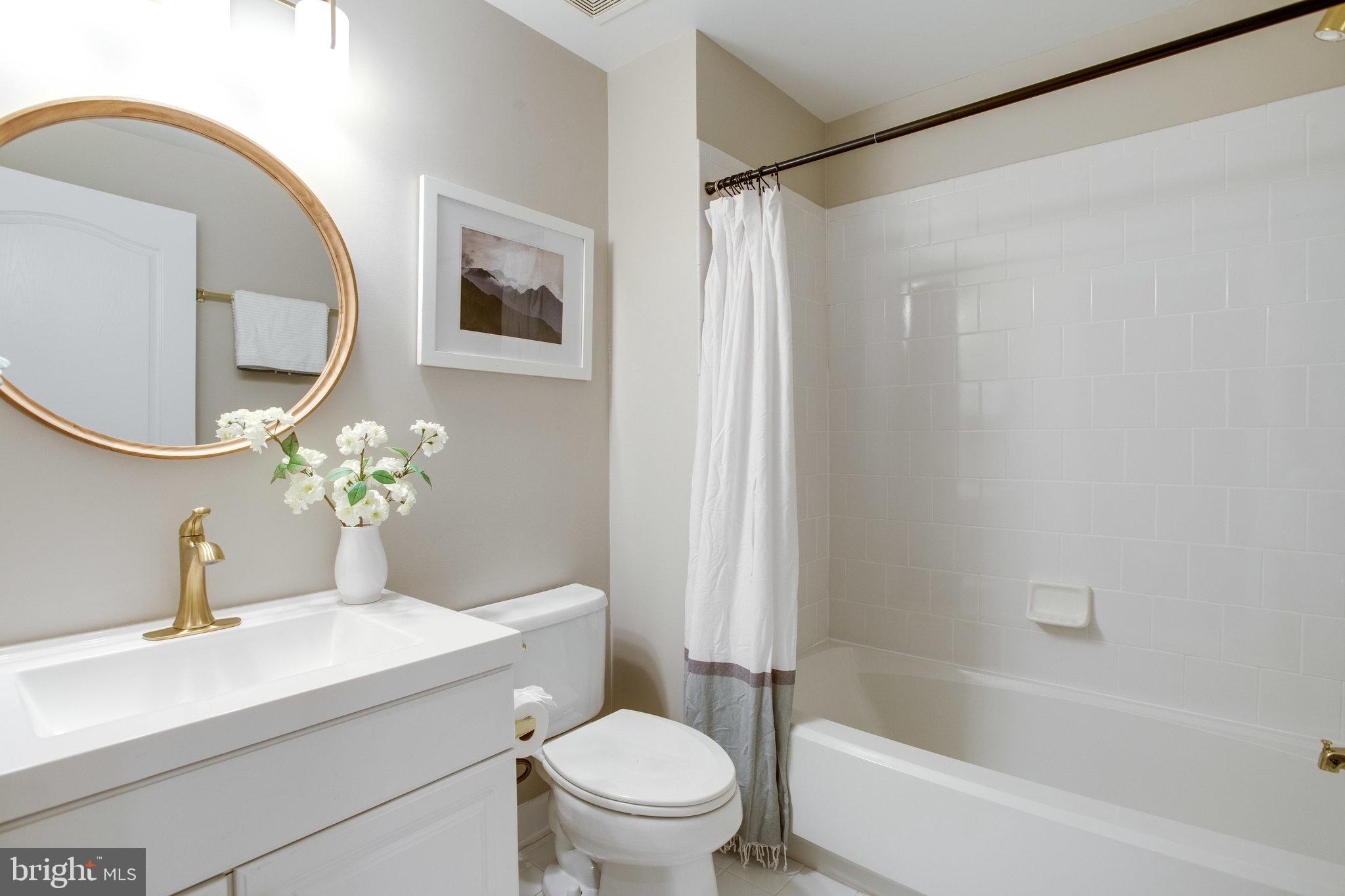 COUNTRY CREEK - Residential