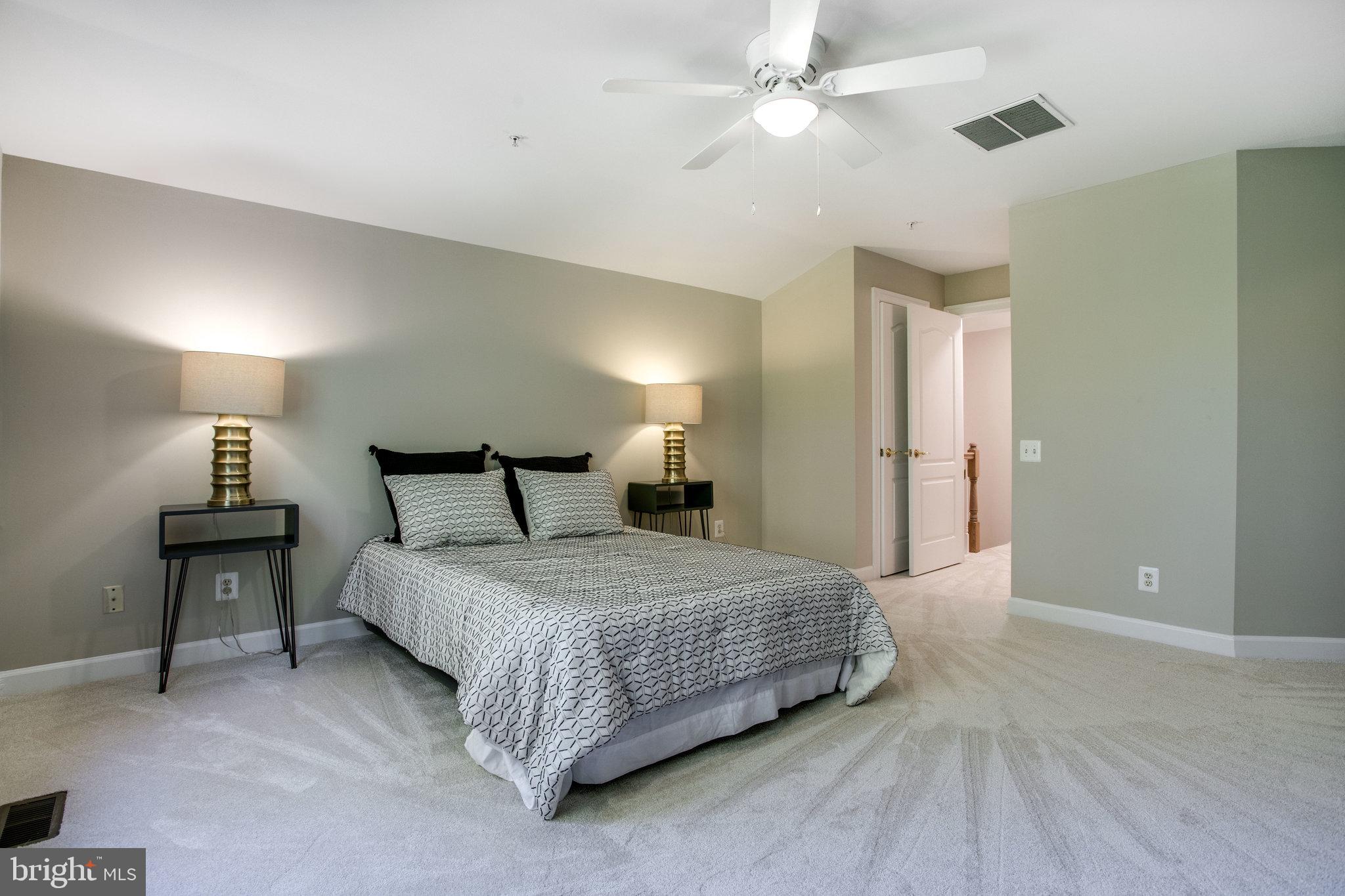 COUNTRY CREEK - Residential