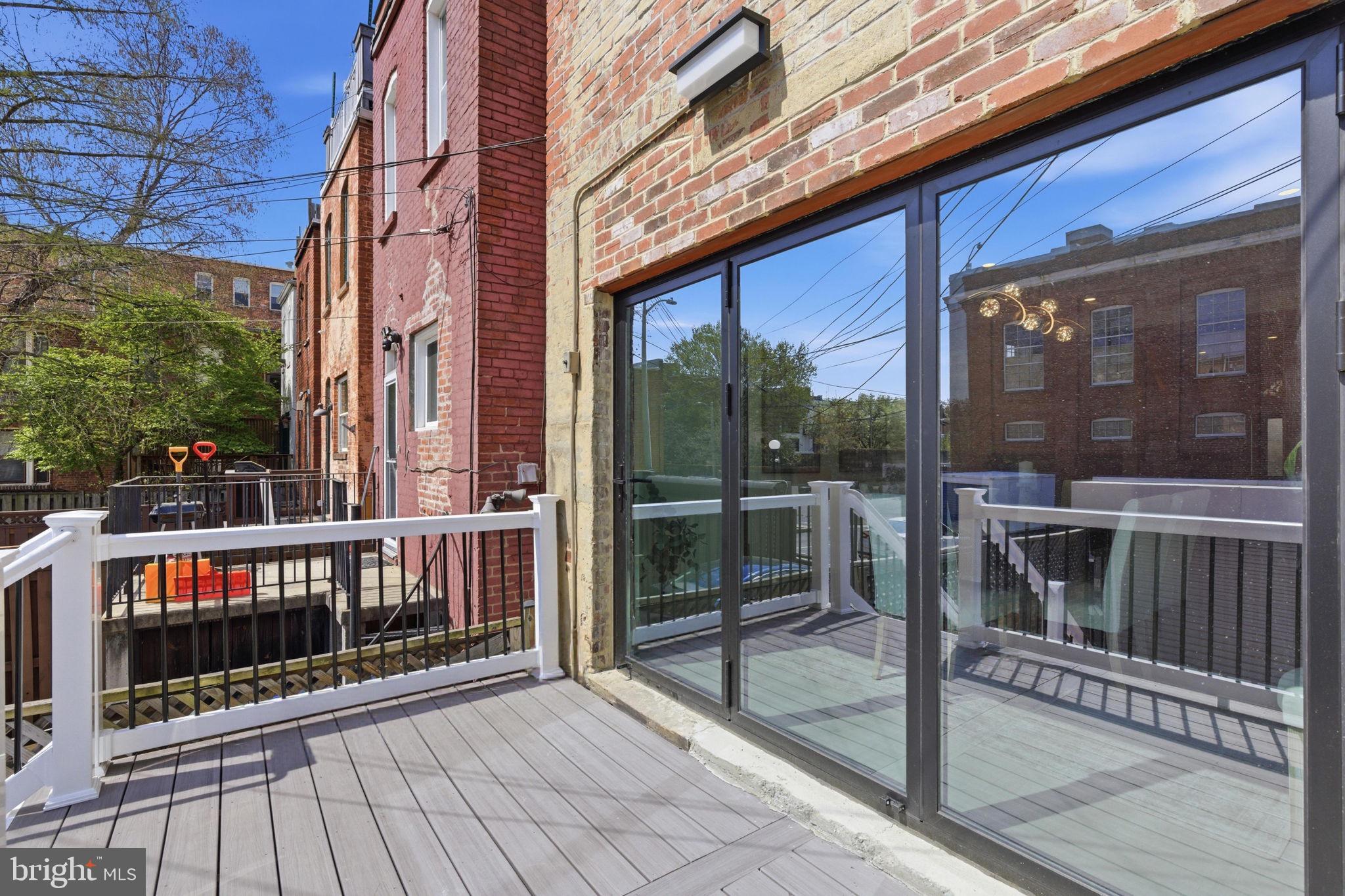 LOGAN CIRCLE - Residential