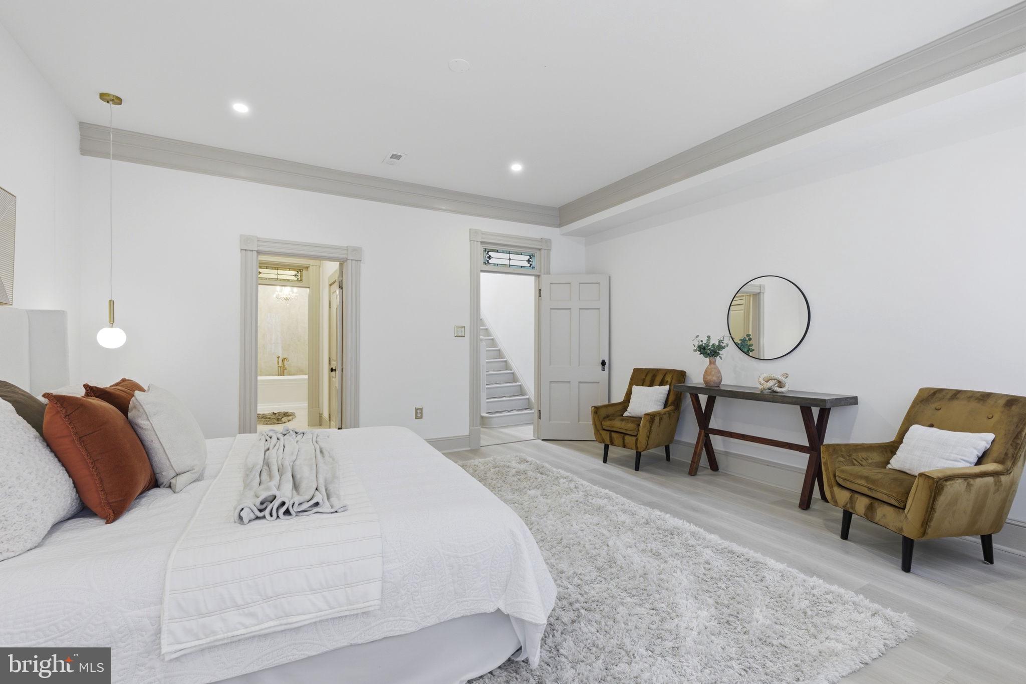 LOGAN CIRCLE - Residential