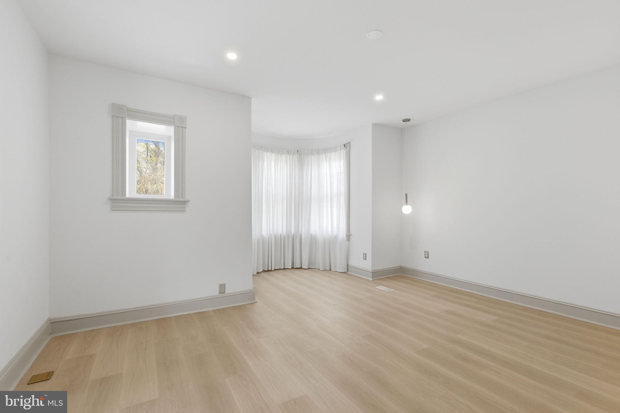LOGAN CIRCLE - Residential