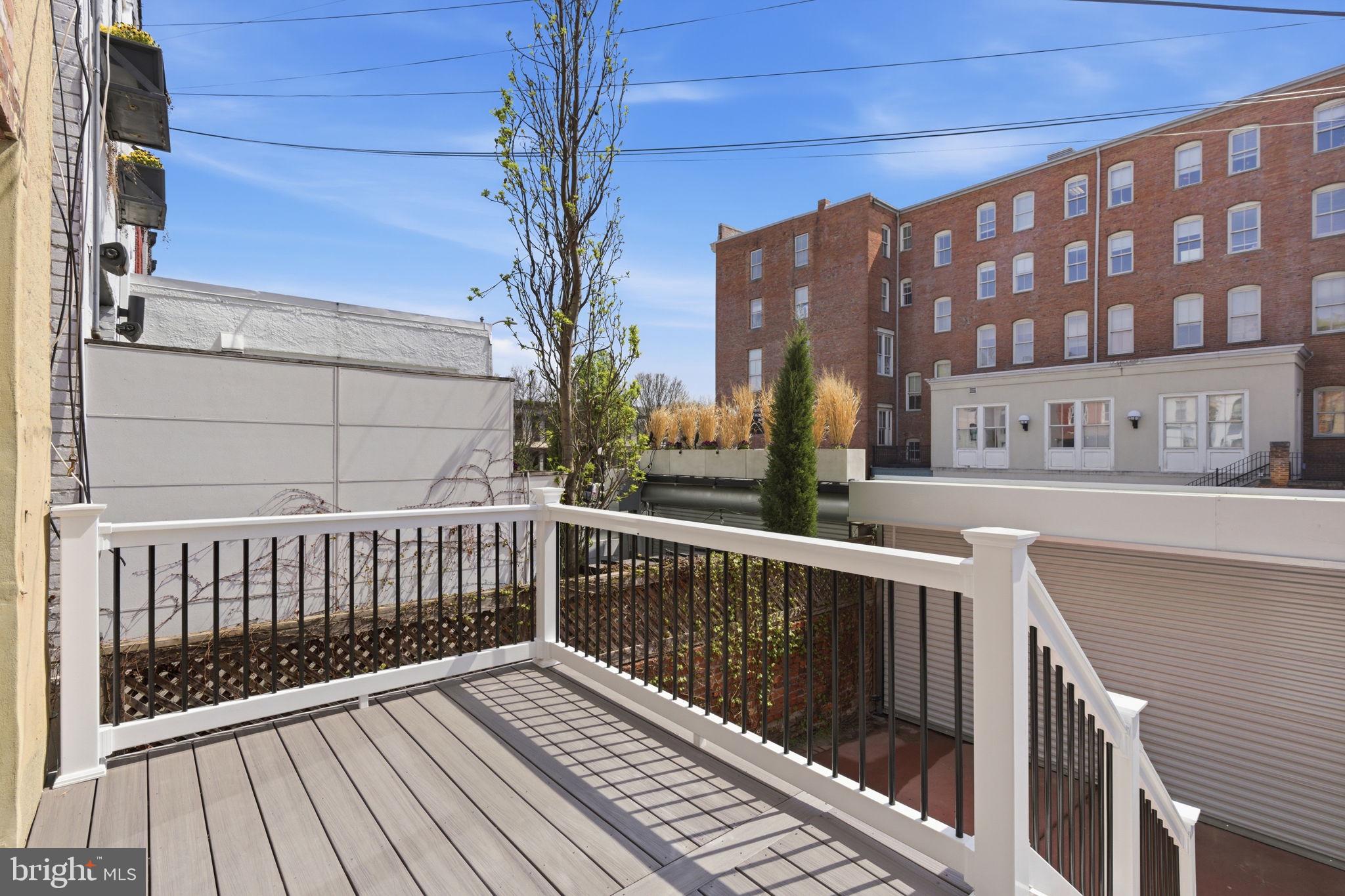 LOGAN CIRCLE - Residential