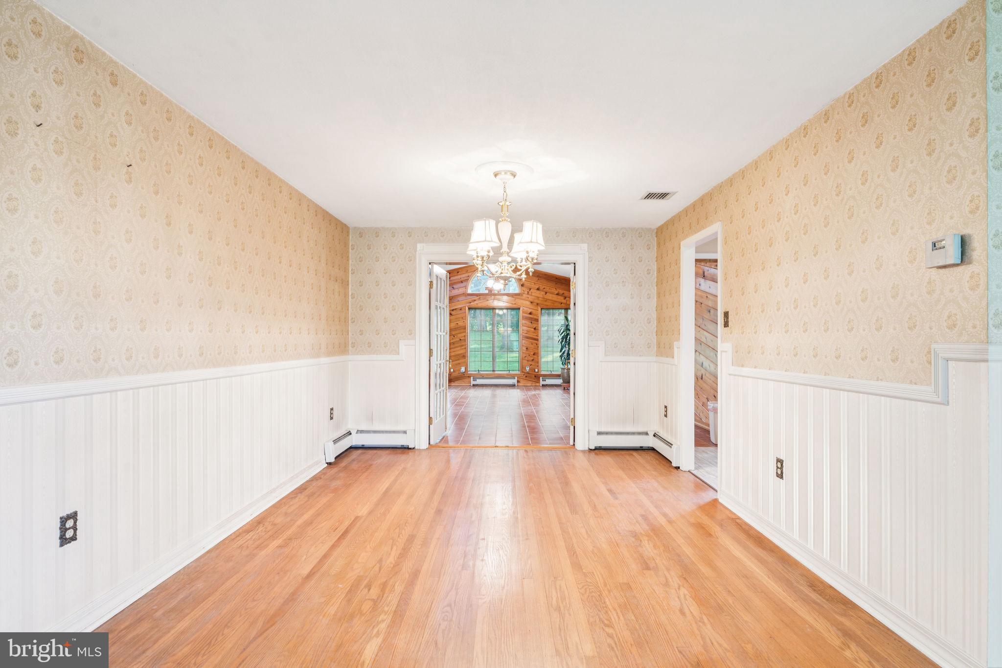 1611 W LYNN DRIVE