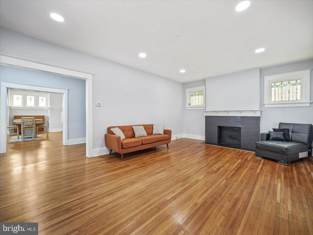 OAK HILL - Residential