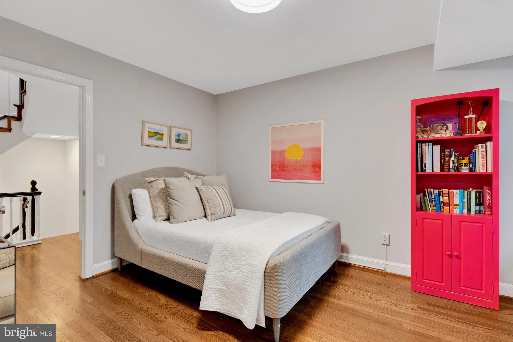 SPRING VALLEY - Residential