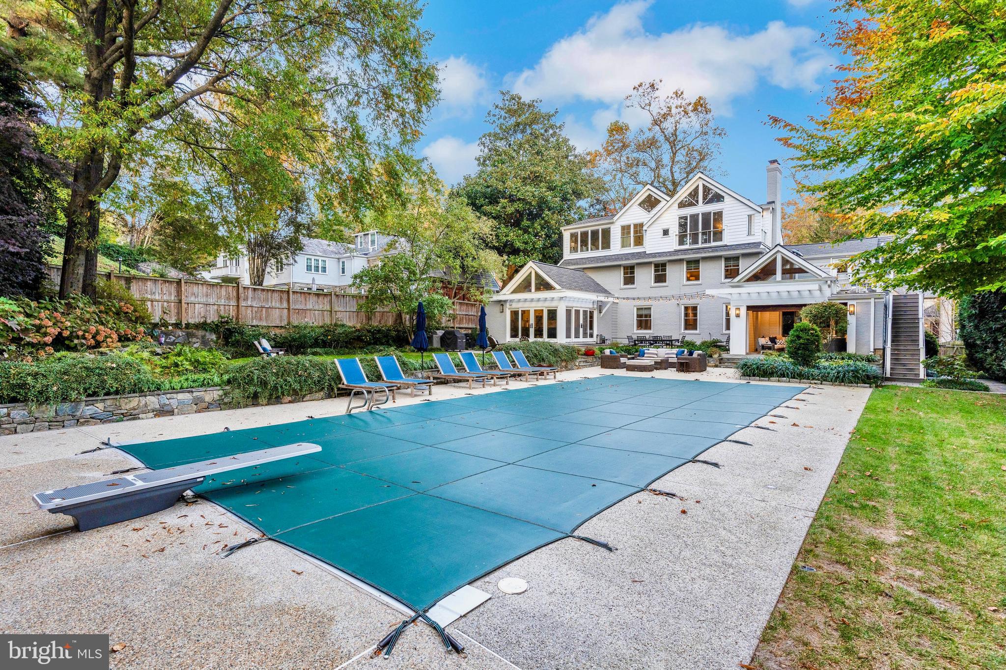 SPRING VALLEY - Residential