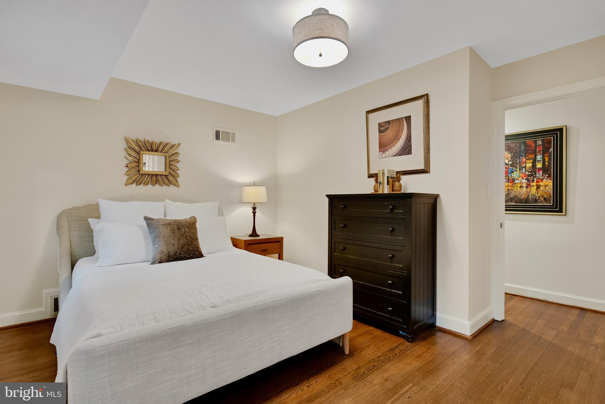 SPRING VALLEY - Residential