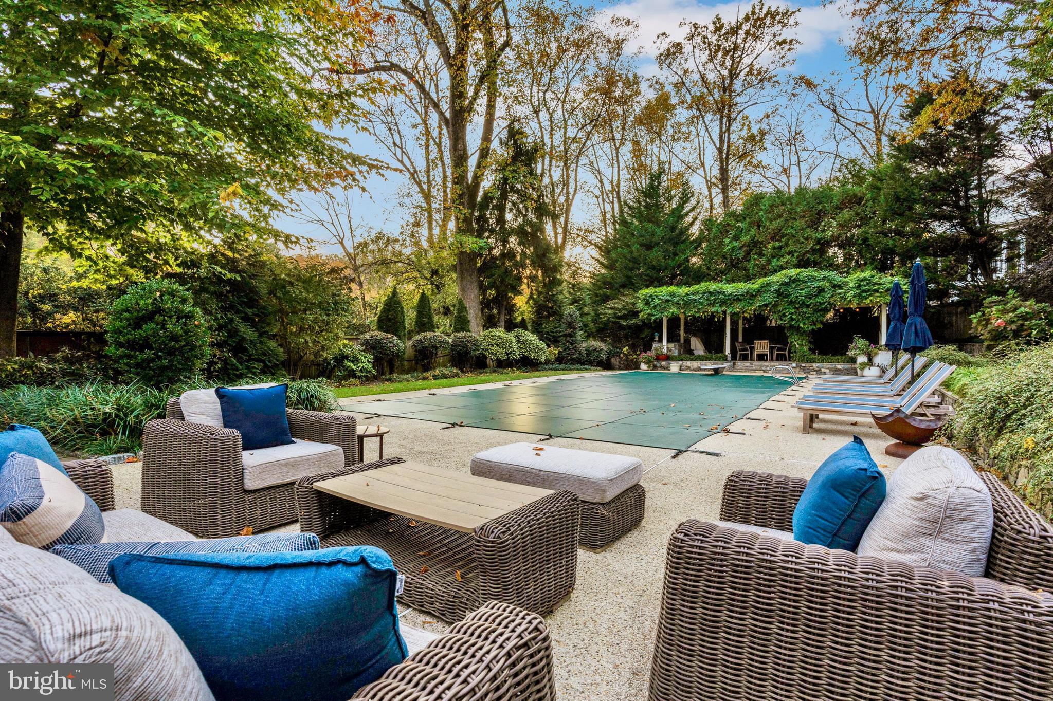 SPRING VALLEY - Residential