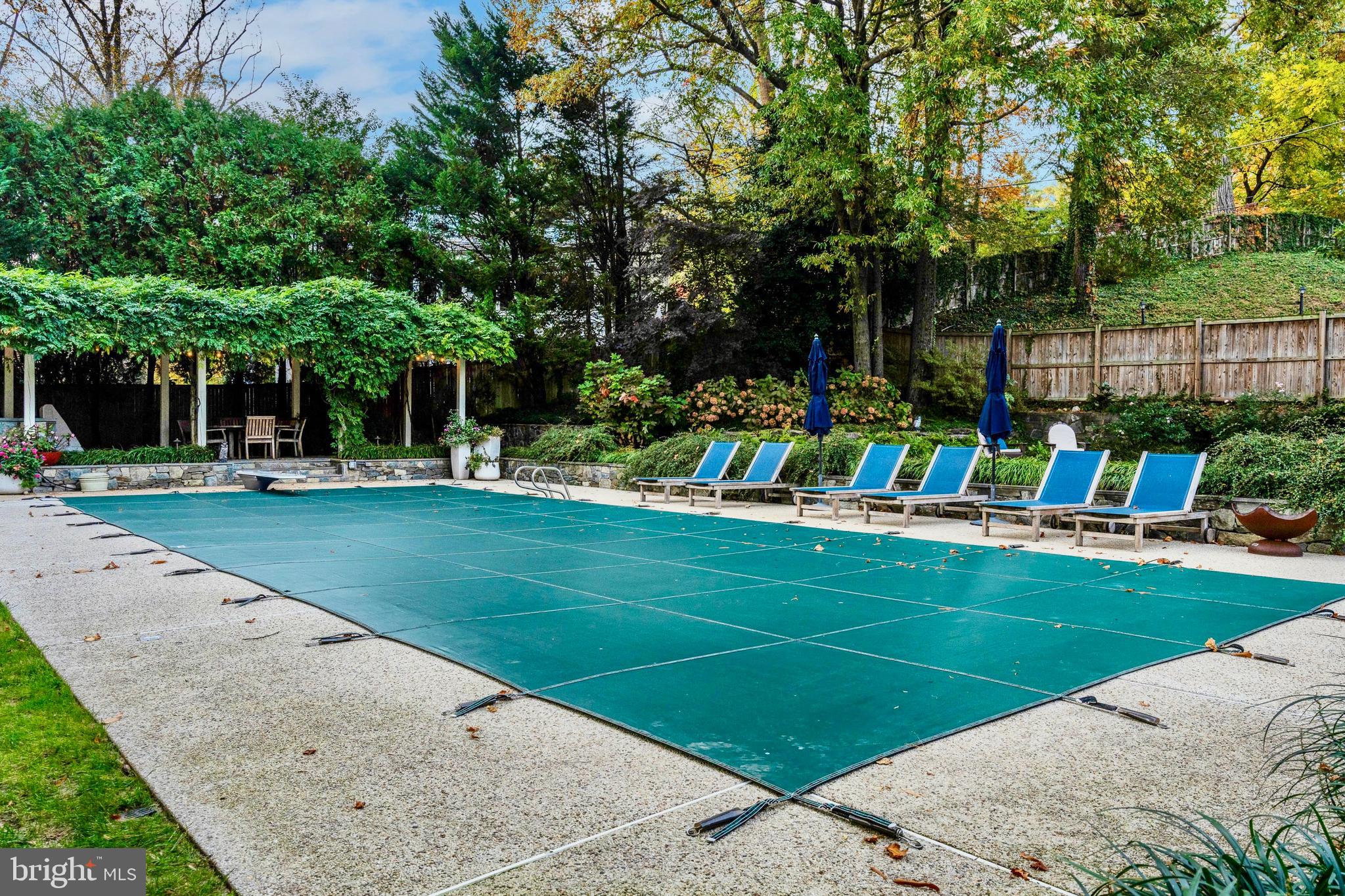 SPRING VALLEY - Residential