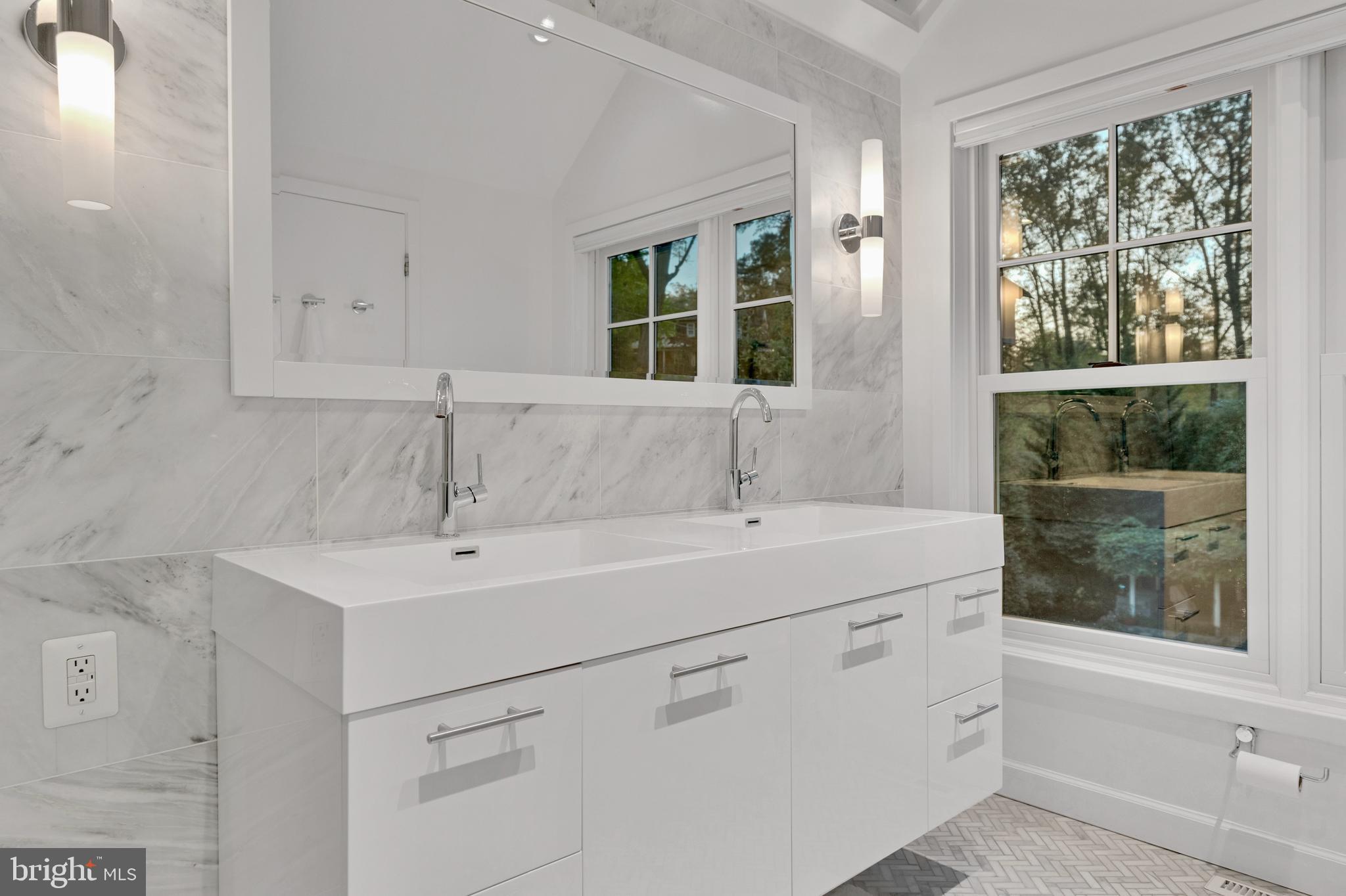 SPRING VALLEY - Residential
