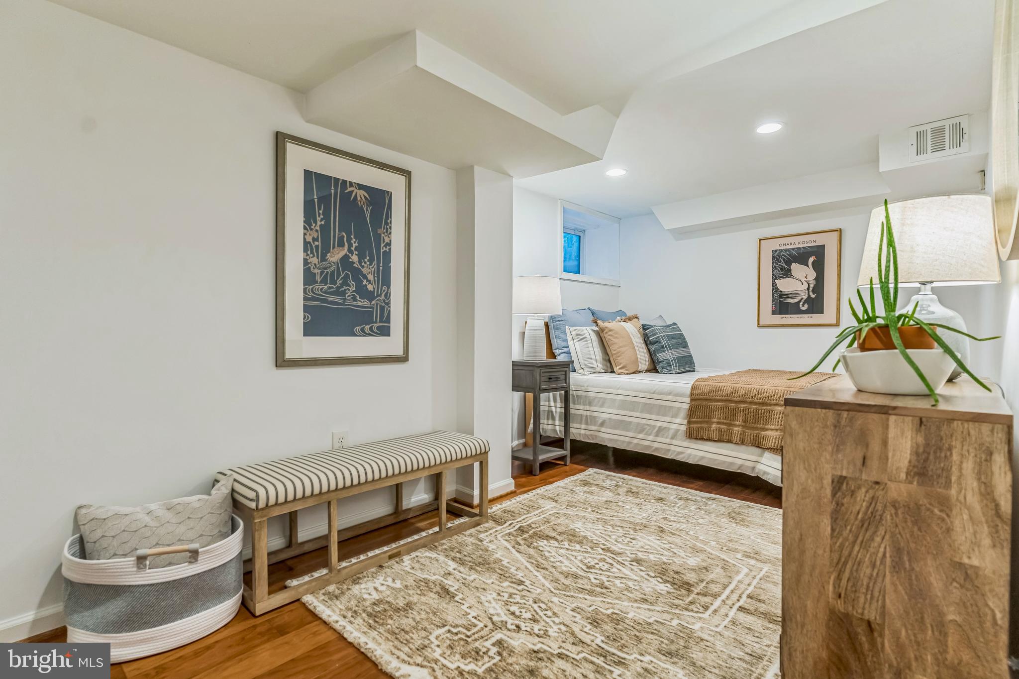 SPRING VALLEY - Residential