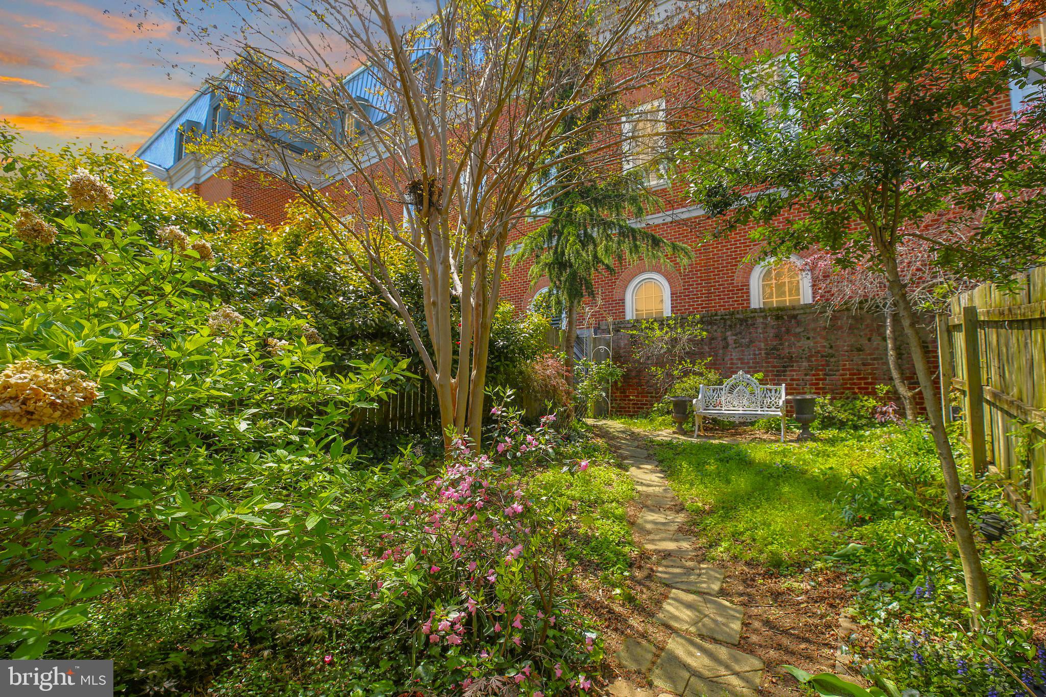 HISTORIC DISTRICT - Residential