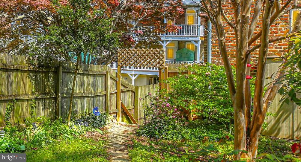 HISTORIC DISTRICT - Residential