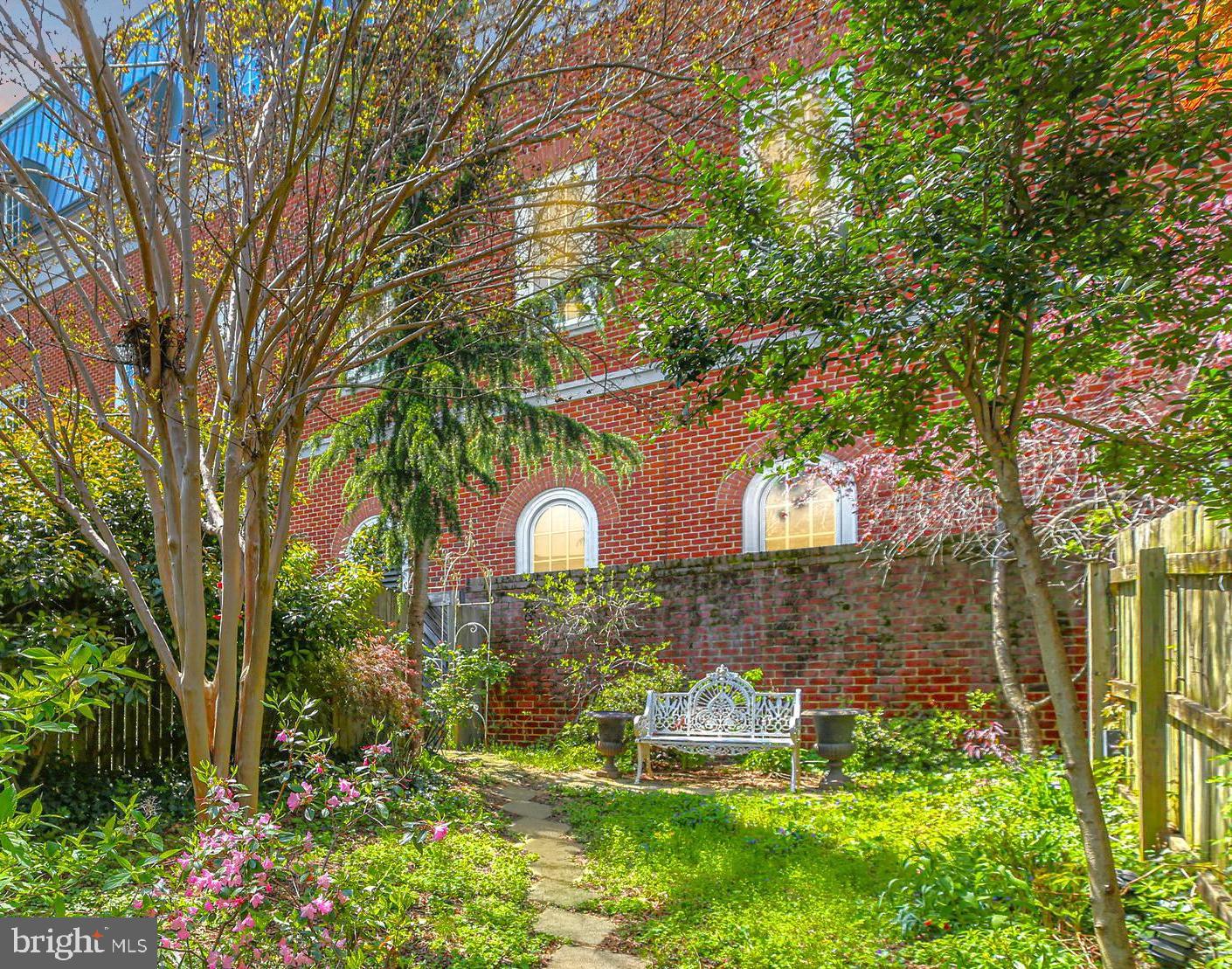 HISTORIC DISTRICT - Residential