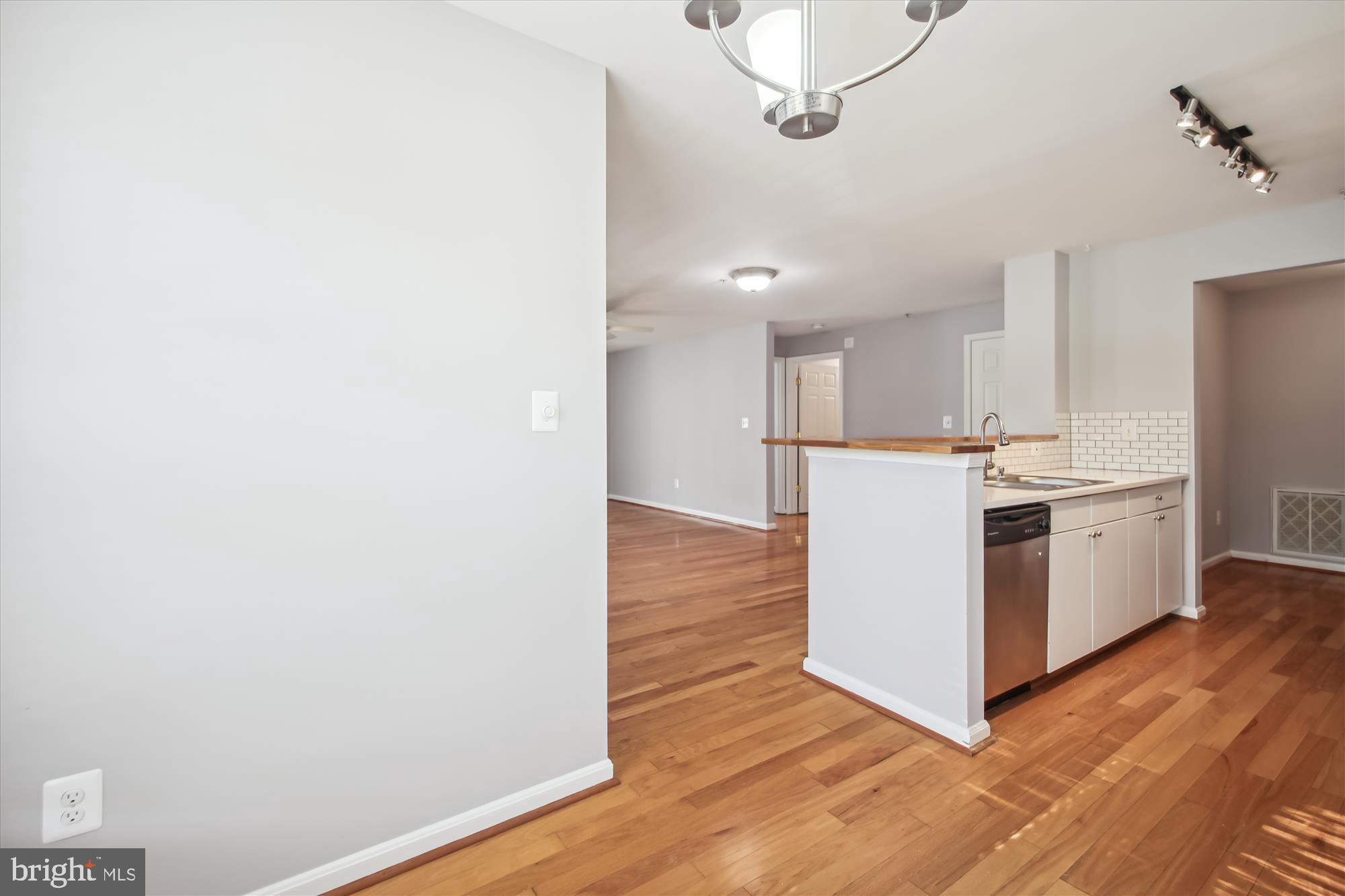 TIDEWATER COLONY - Residential Lease