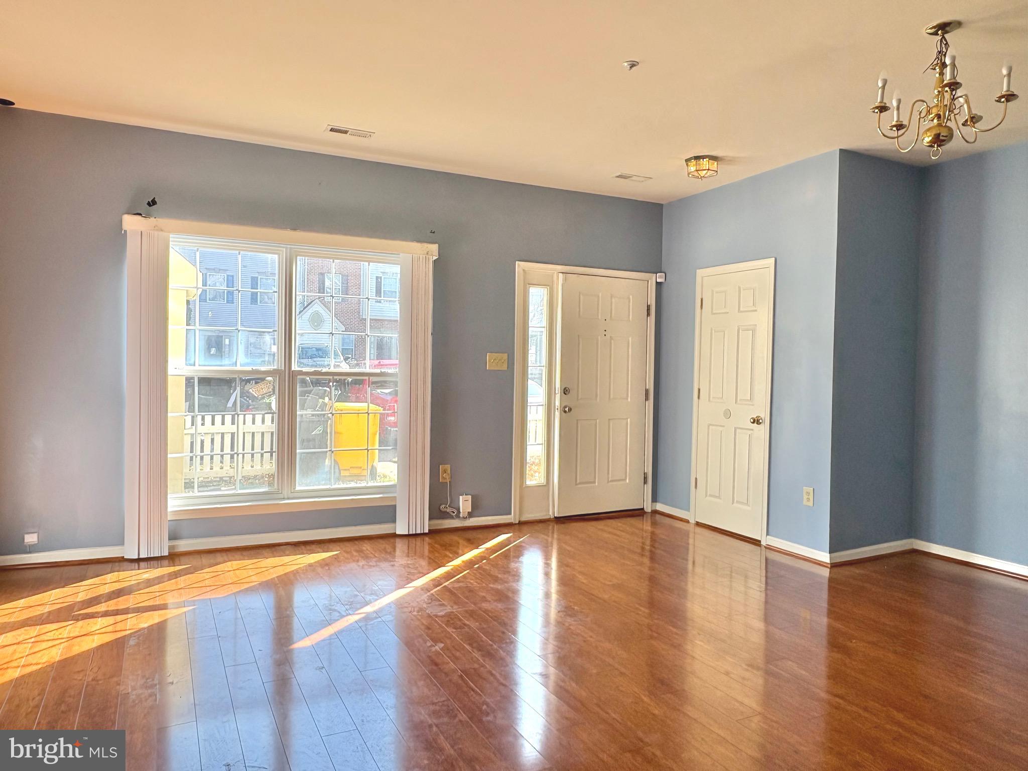 SEVEN OAKS - Residential