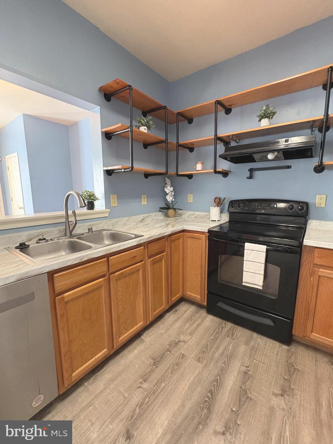 SEVEN OAKS - Residential