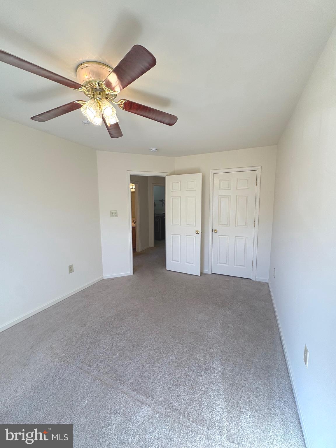 SEVEN OAKS - Residential