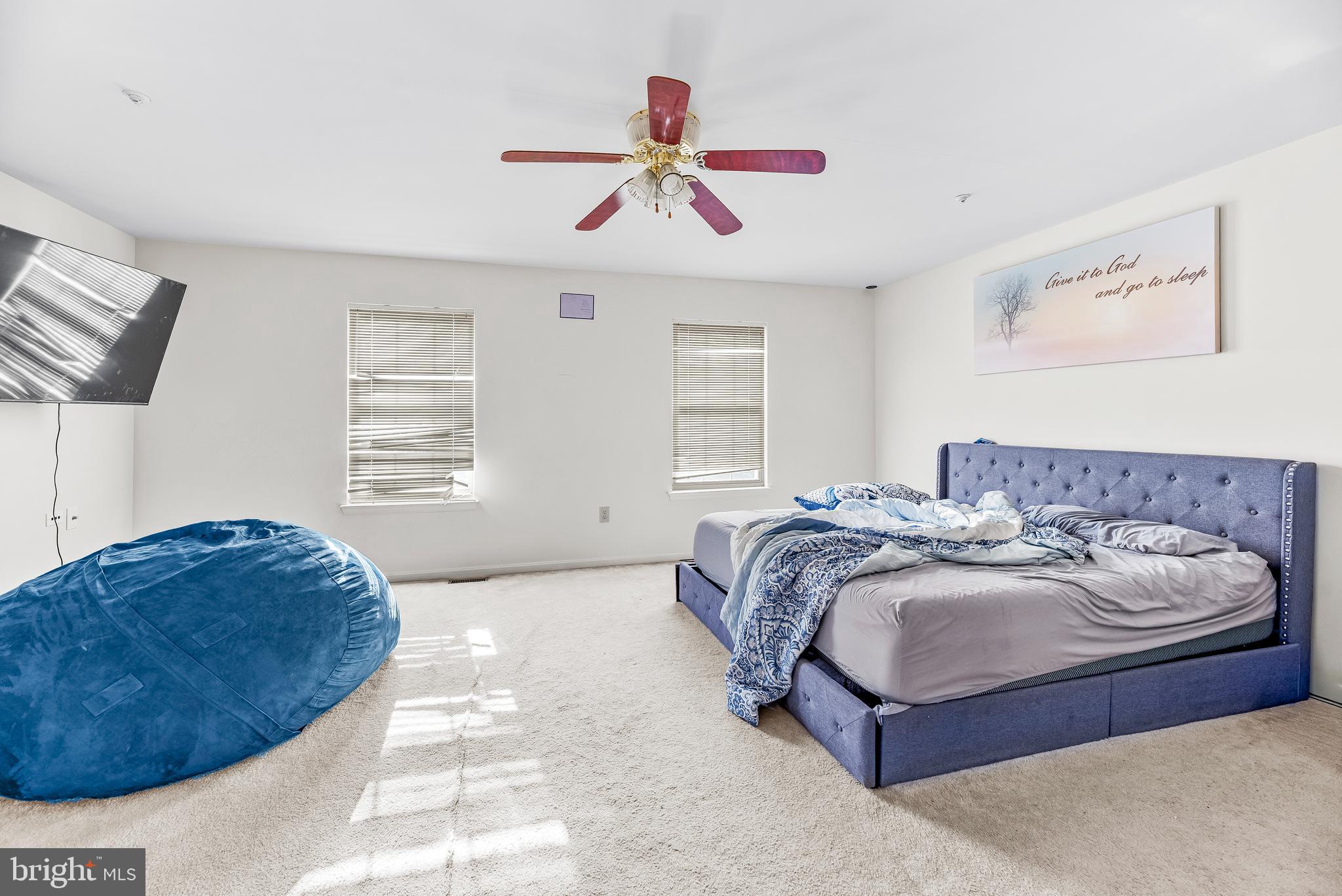 SEVEN OAKS - Residential