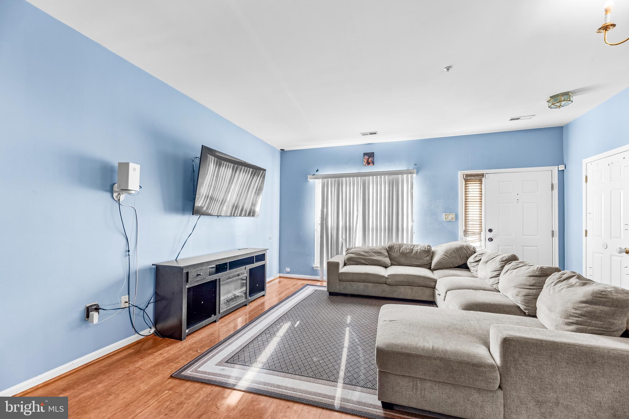 302 ASSEMBLY POINT COURT