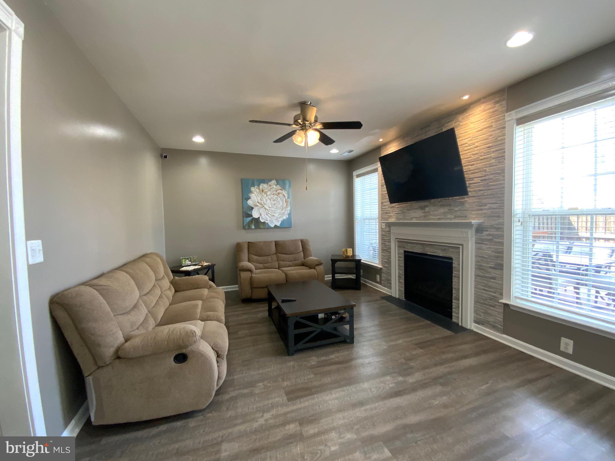 PEMBROOKE - Residential