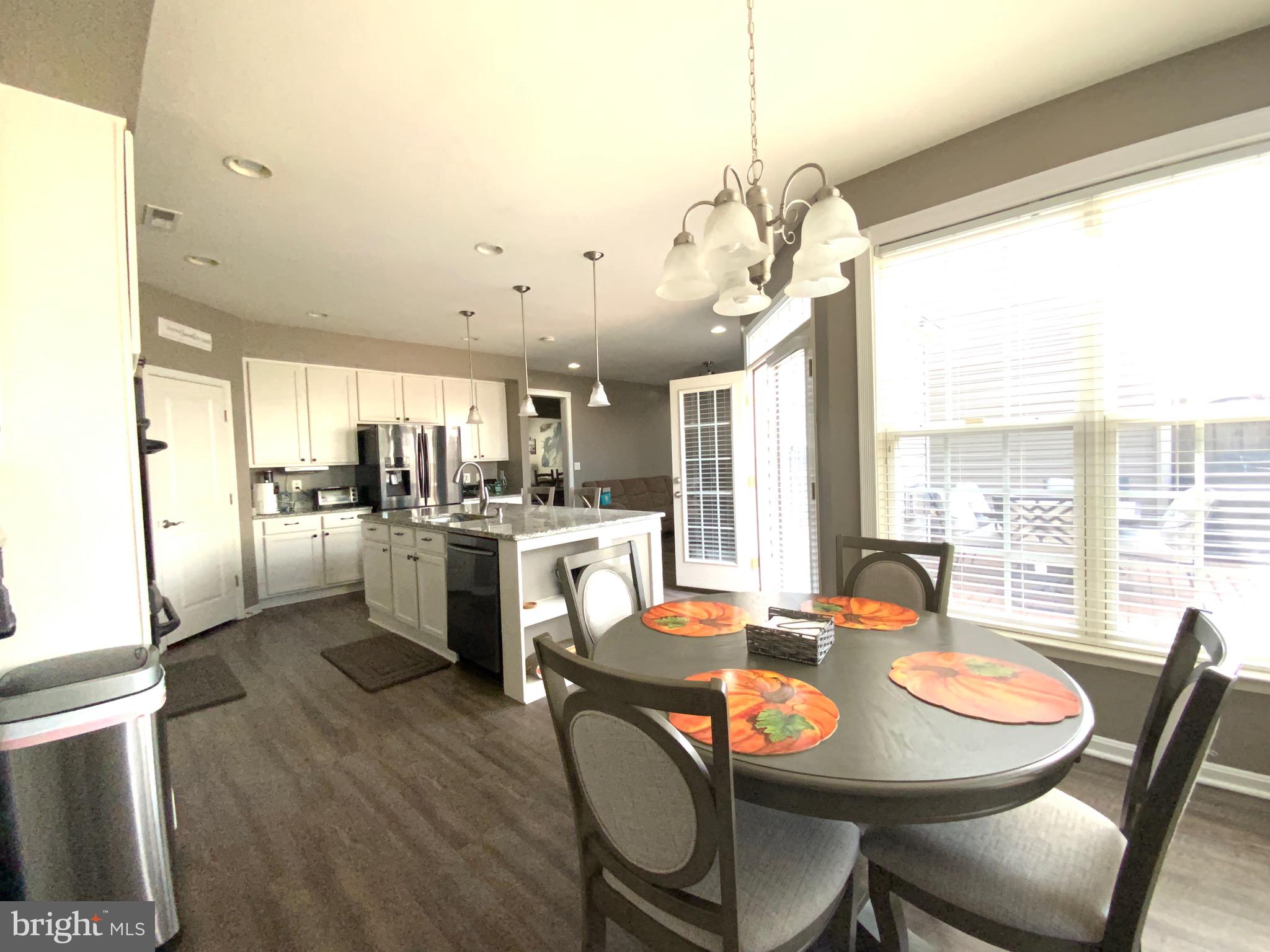 PEMBROOKE - Residential