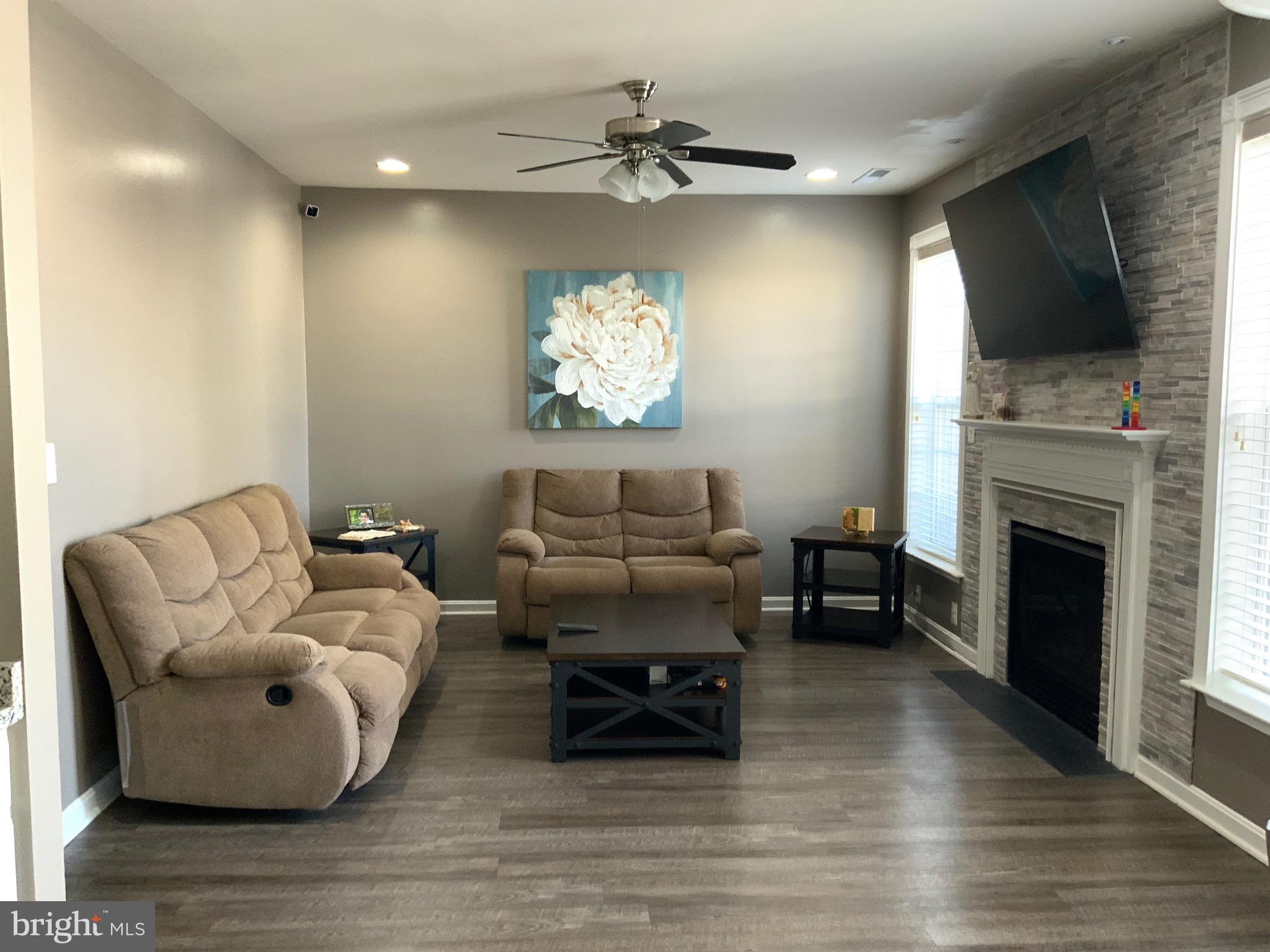 PEMBROOKE - Residential