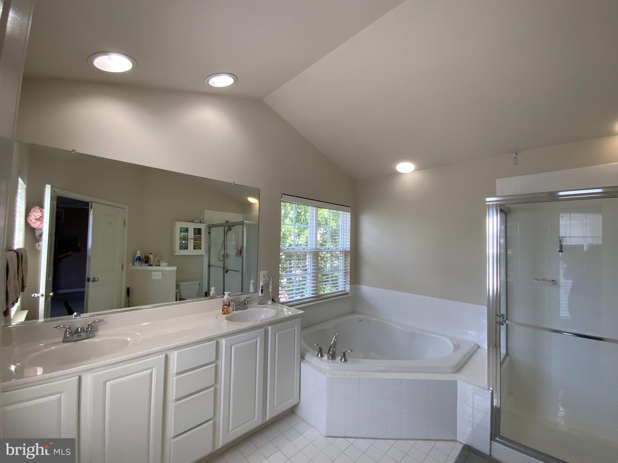 PEMBROOKE - Residential