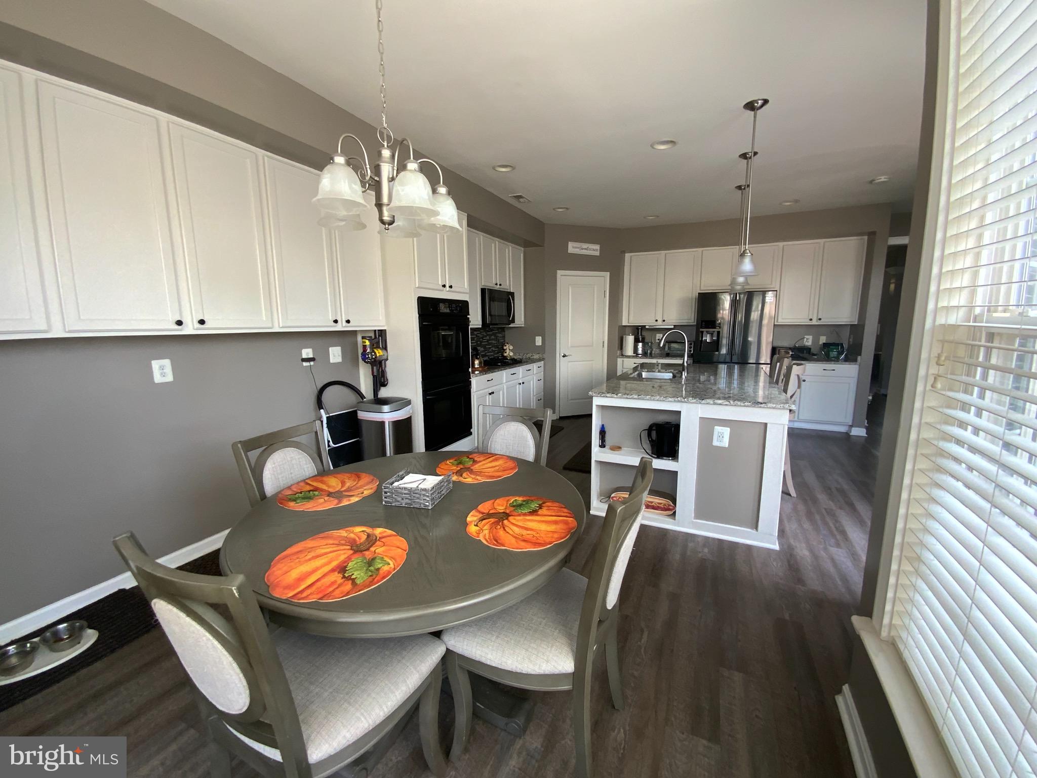 PEMBROOKE - Residential