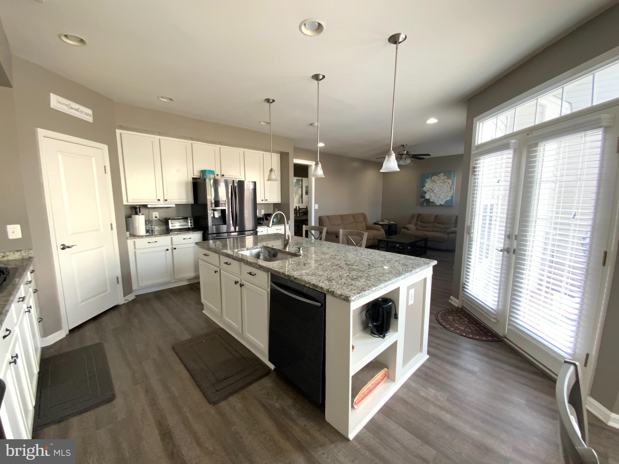 PEMBROOKE - Residential