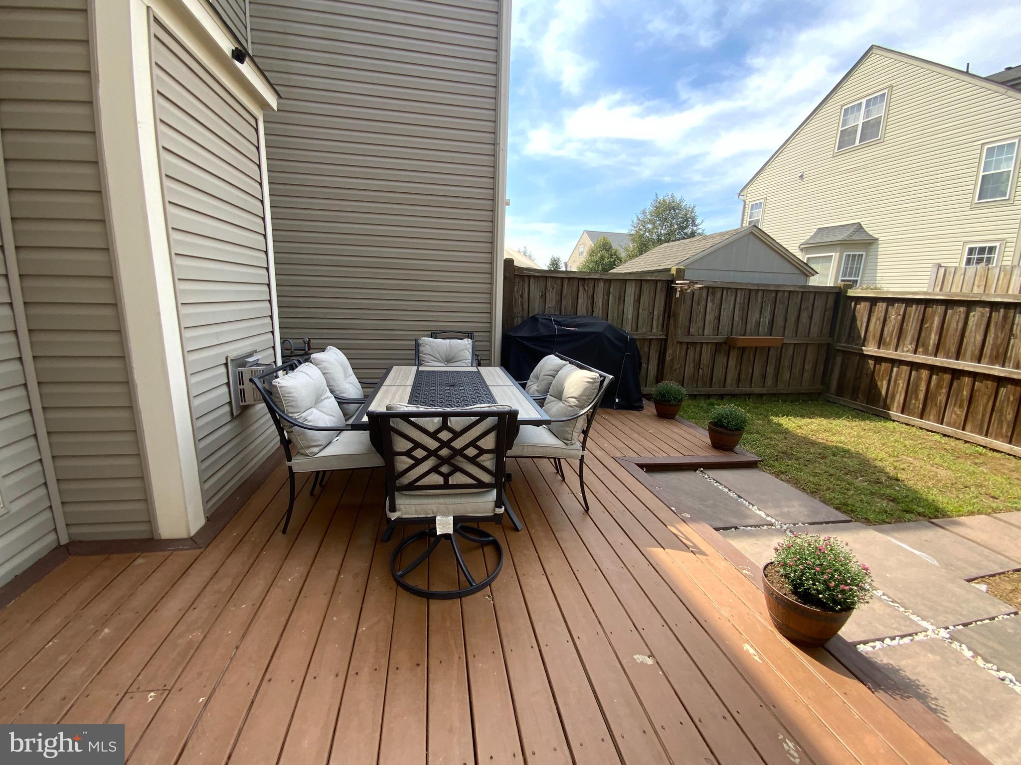 PEMBROOKE - Residential