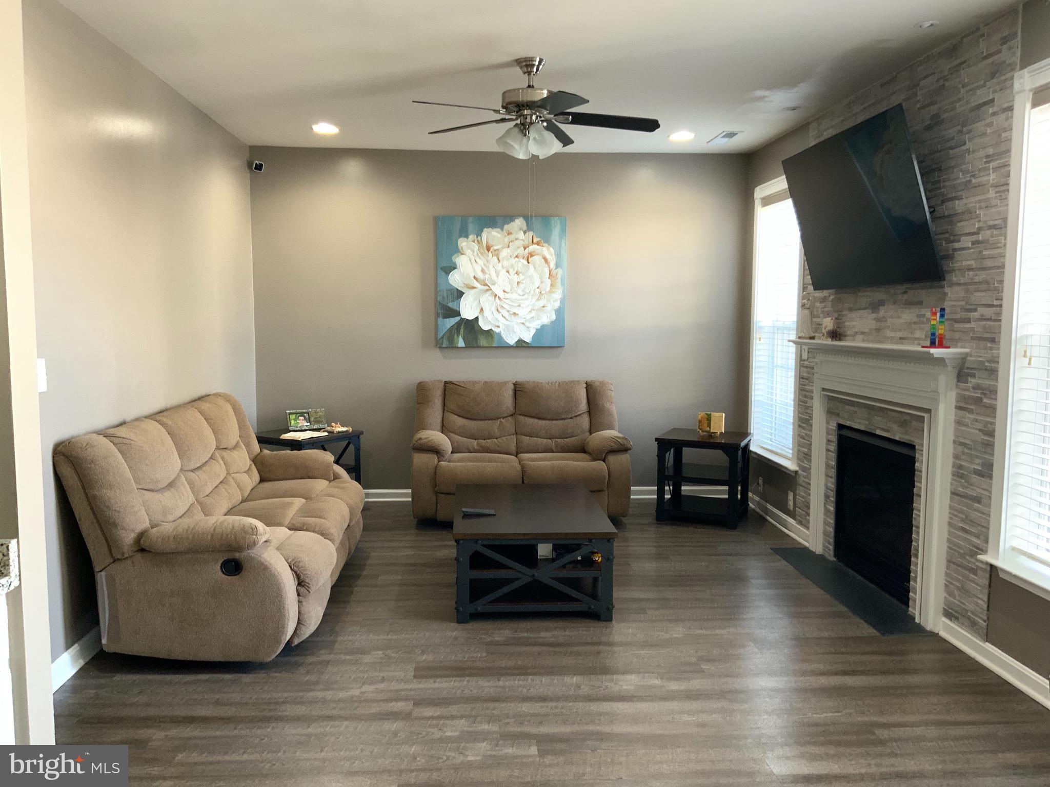 PEMBROOKE - Residential