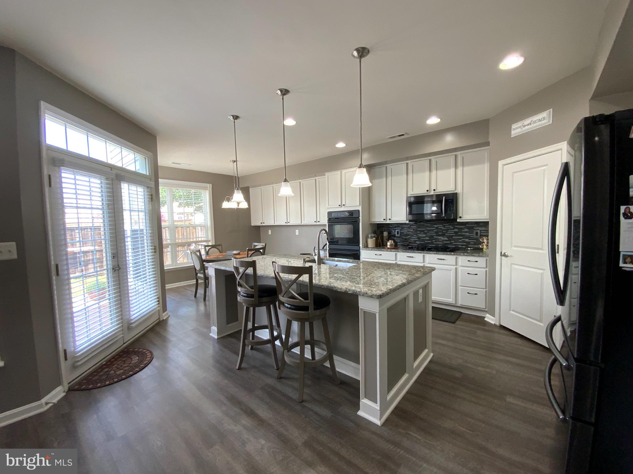 PEMBROOKE - Residential