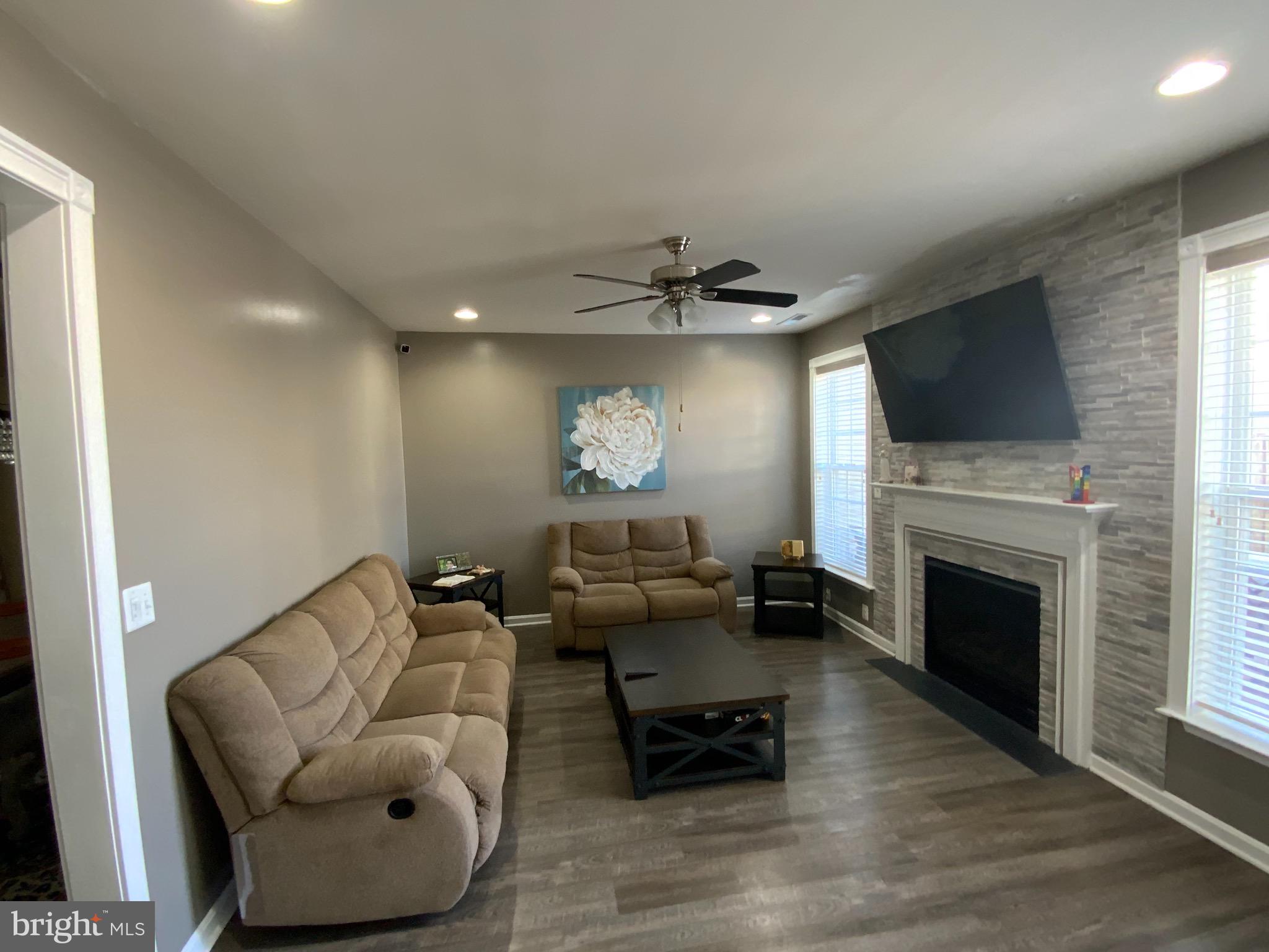 PEMBROOKE - Residential