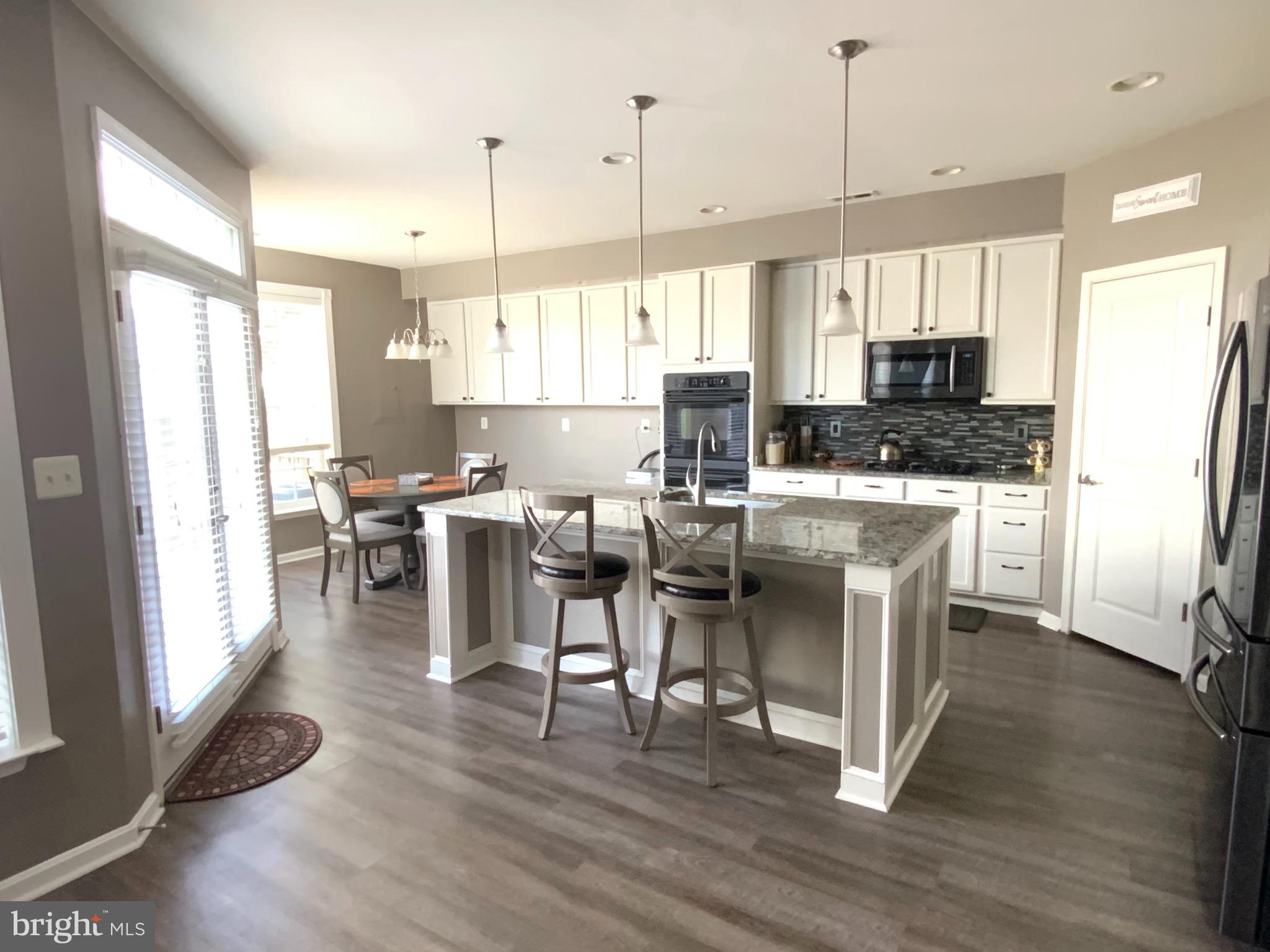 PEMBROOKE - Residential