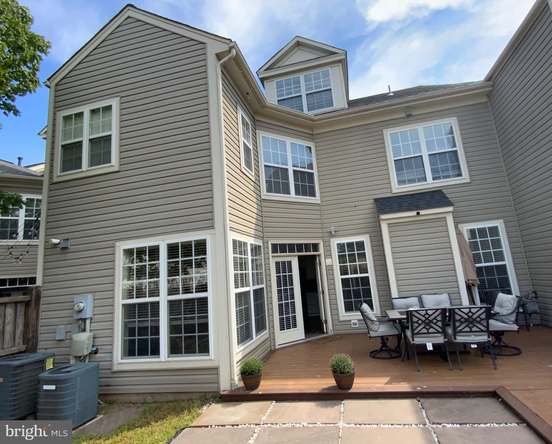 PEMBROOKE - Residential