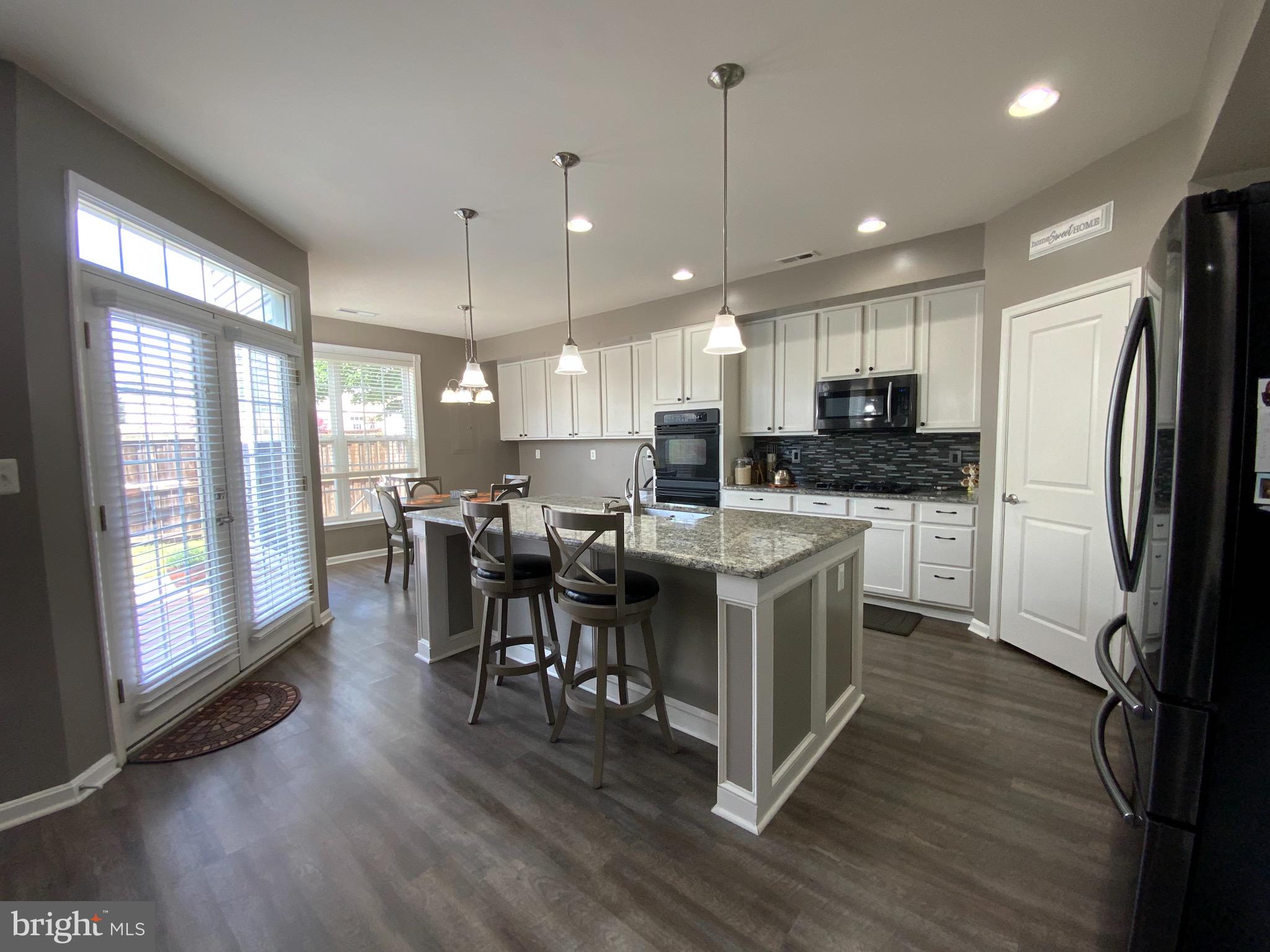 PEMBROOKE - Residential