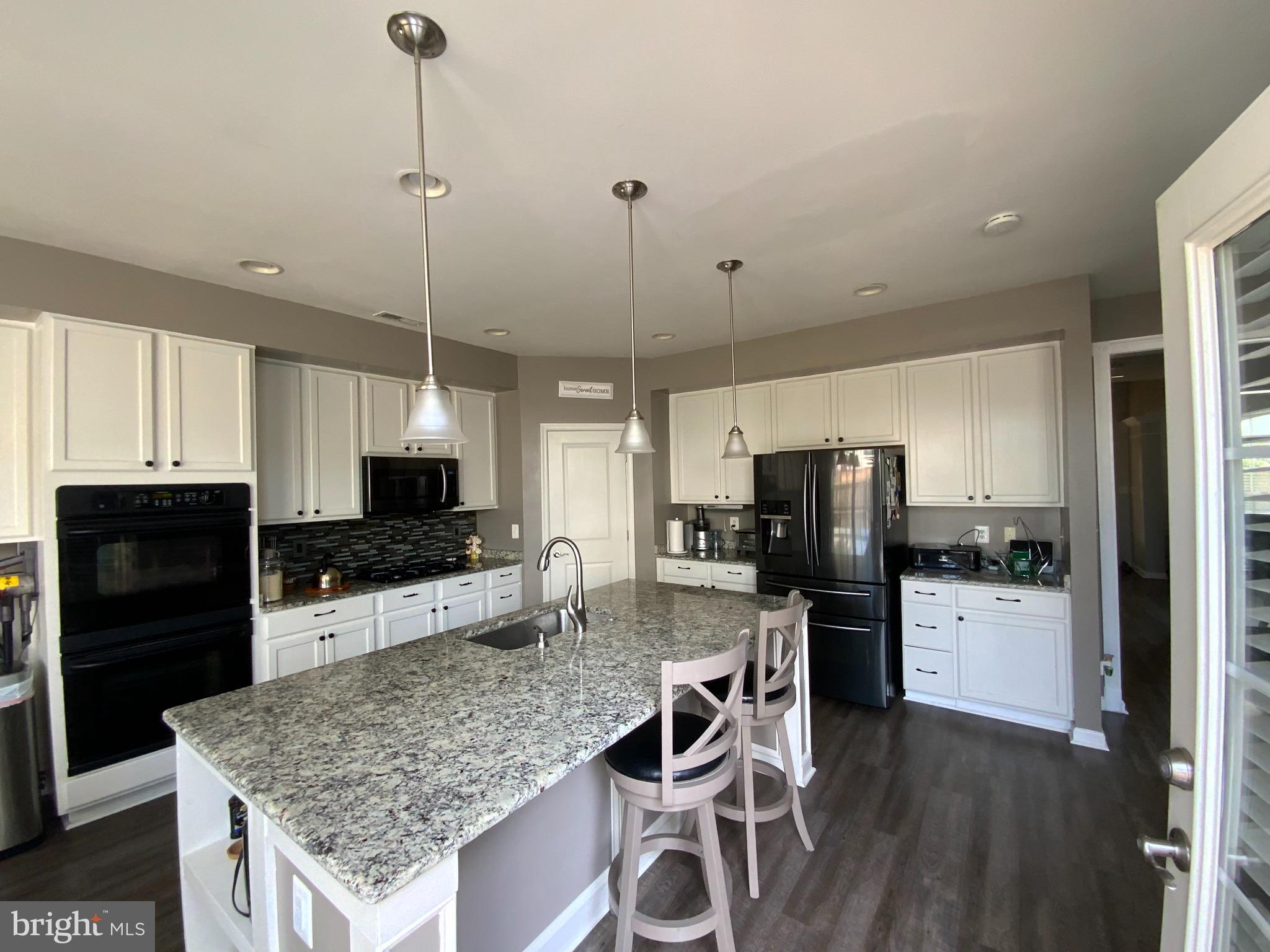 PEMBROOKE - Residential