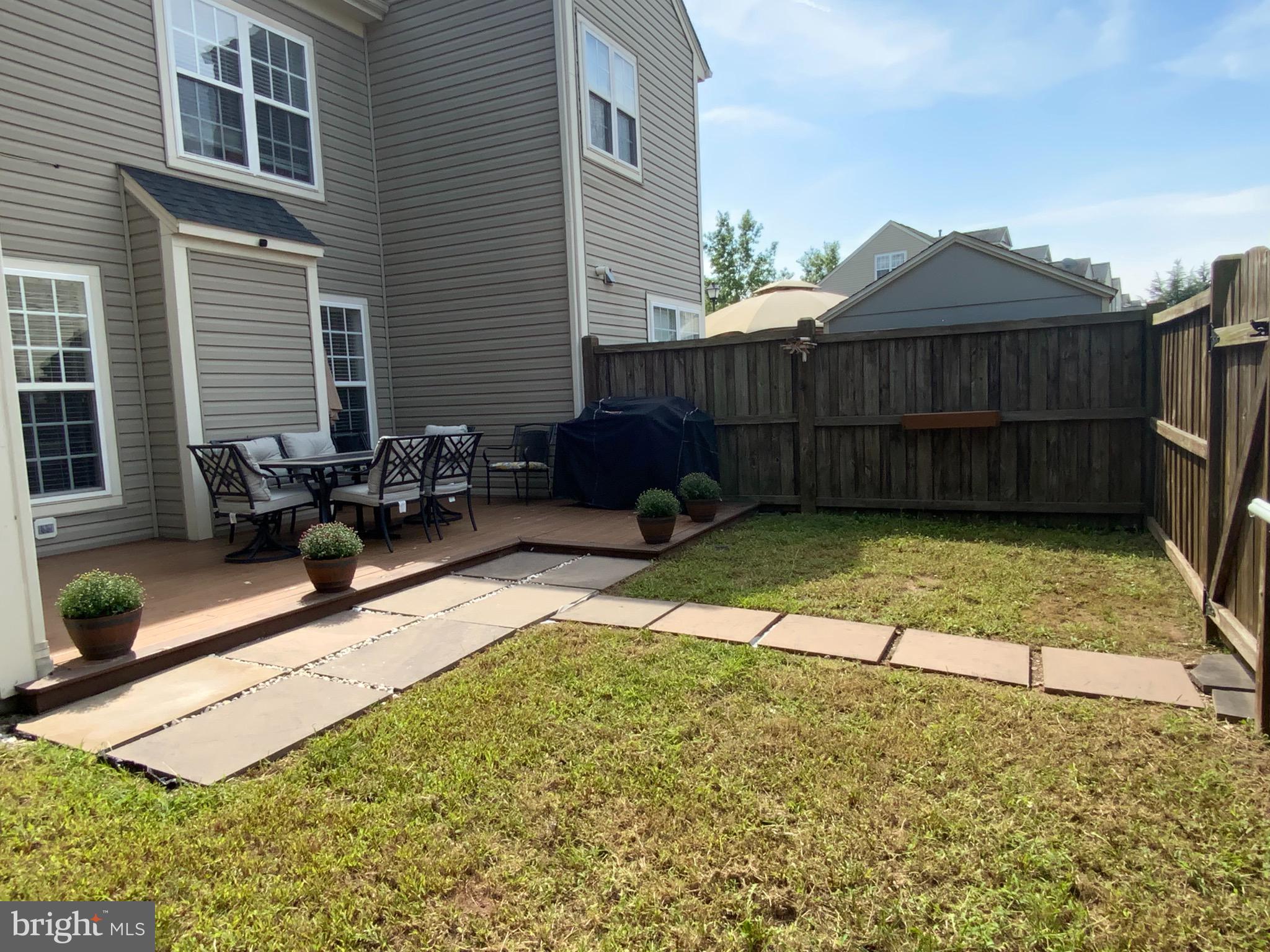 PEMBROOKE - Residential